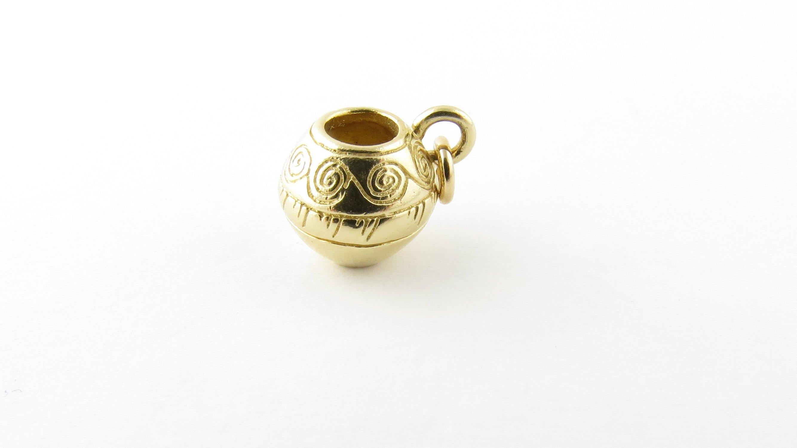 14 Karat Yellow Gold Decorative Urn Charm 2