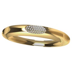 Or jaune 14 carats 9 mm  Bracelet jonc ovale à 7 diamants