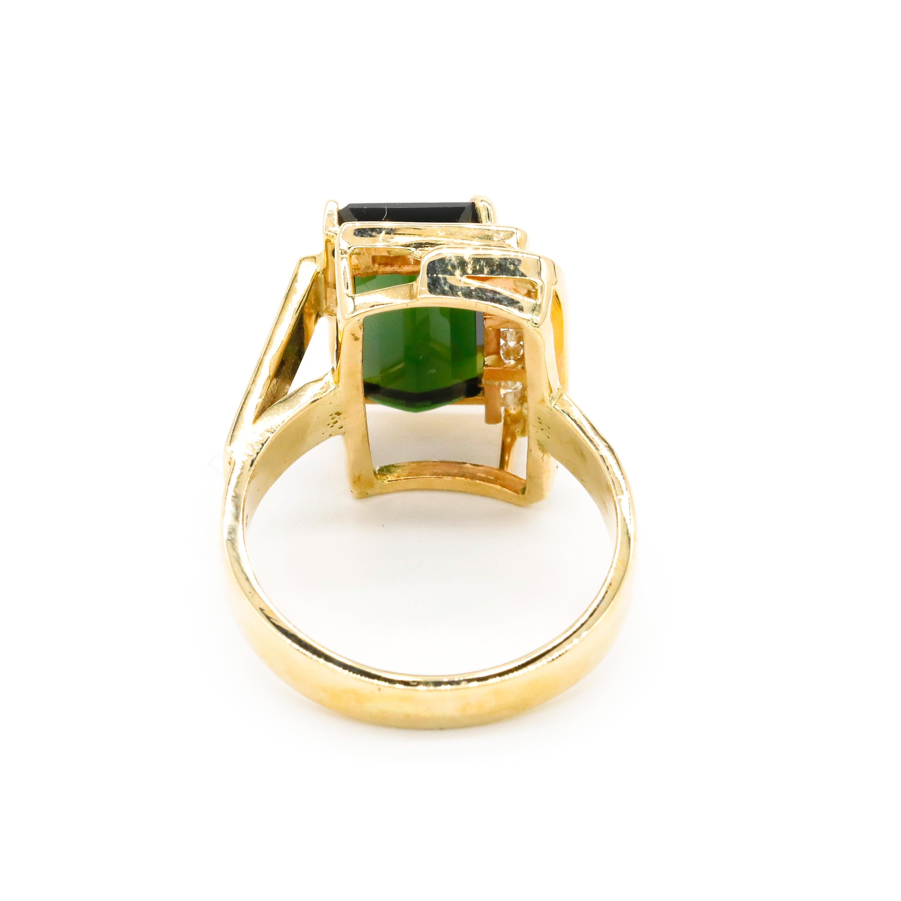 Modern 14 Karat Yellow Gold Diamond 7.00 Carat Green Tourmaline Solitaire Cocktail Ring