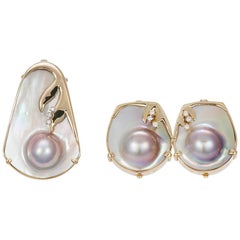 14 Karat Yellow Gold Diamond and Mabe Pearl Jewelry Set, Earrings and Pendant