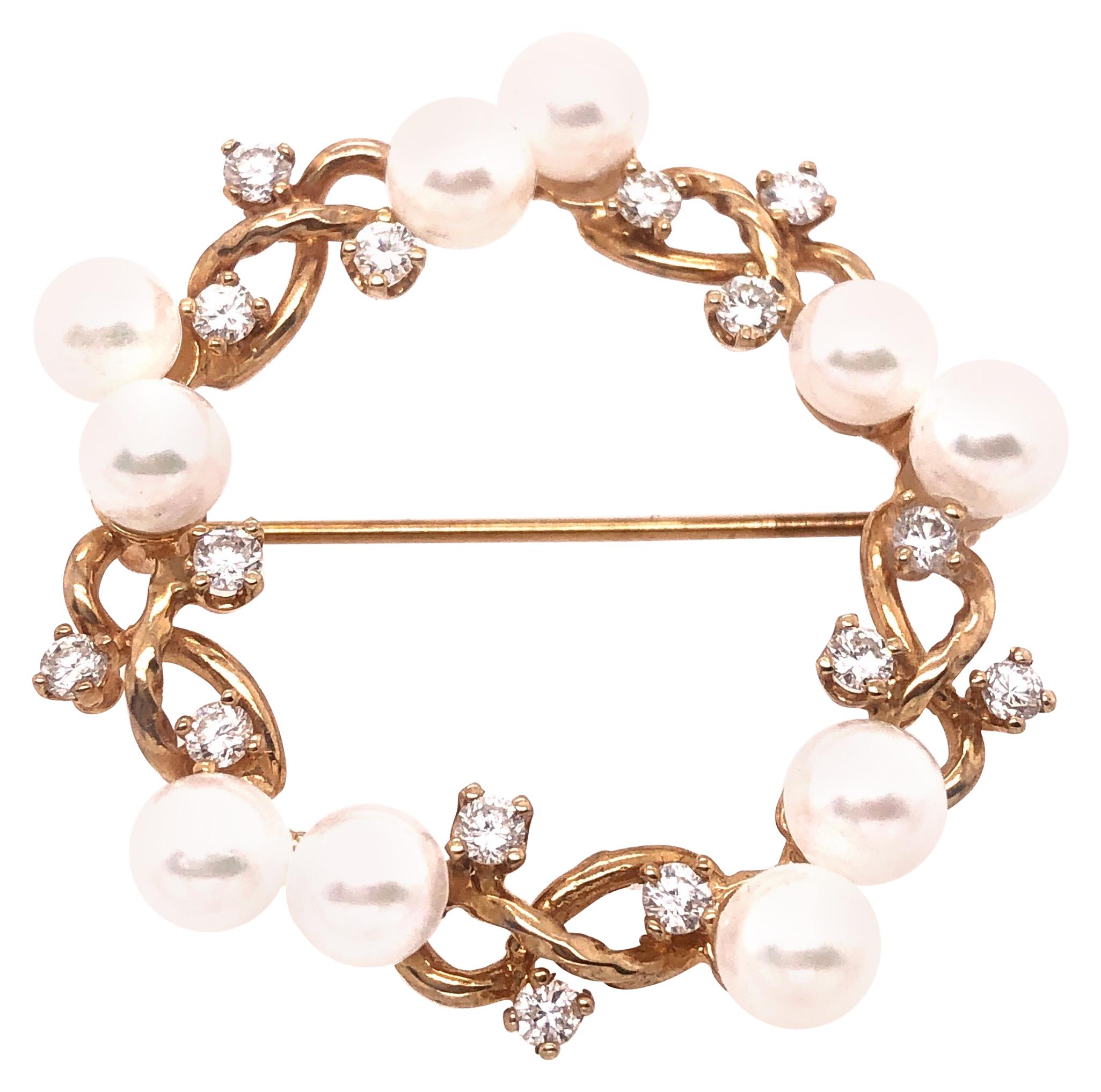 14 Karat Yellow Gold Diamond and Pearl Circle Brooch For Sale