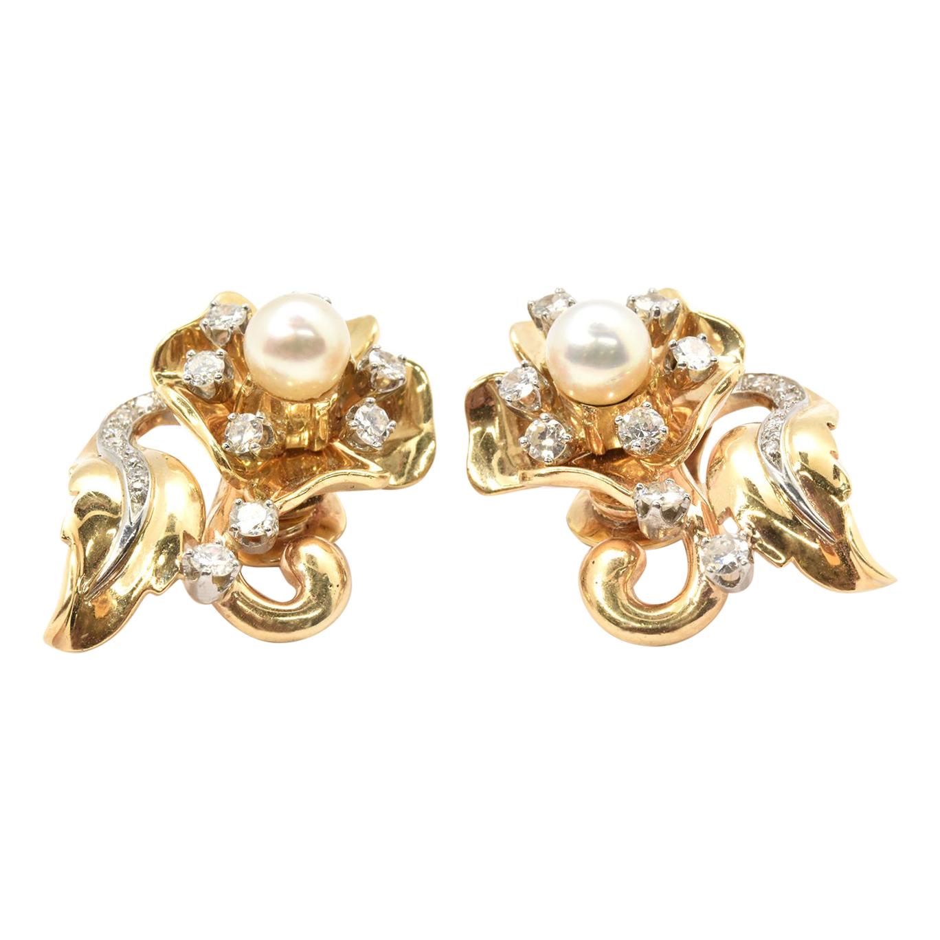 Chaumet Yellow Gold Mother of Pearl and Diamond ClipOn Earrings at 1stDibs