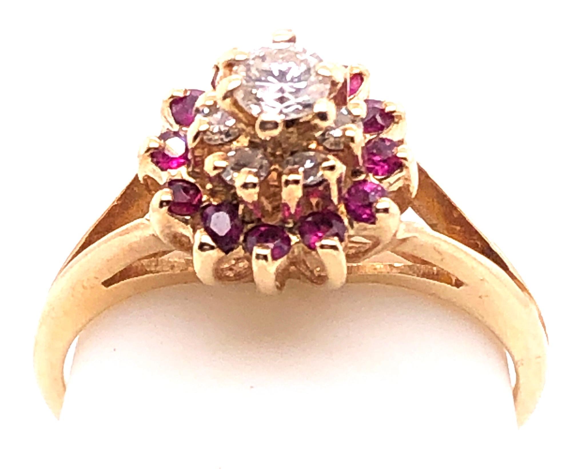 14 Karat Yellow Gold Diamond and Ruby Cluster Contemporary Ring 0.20 TDW In Good Condition For Sale In Stamford, CT
