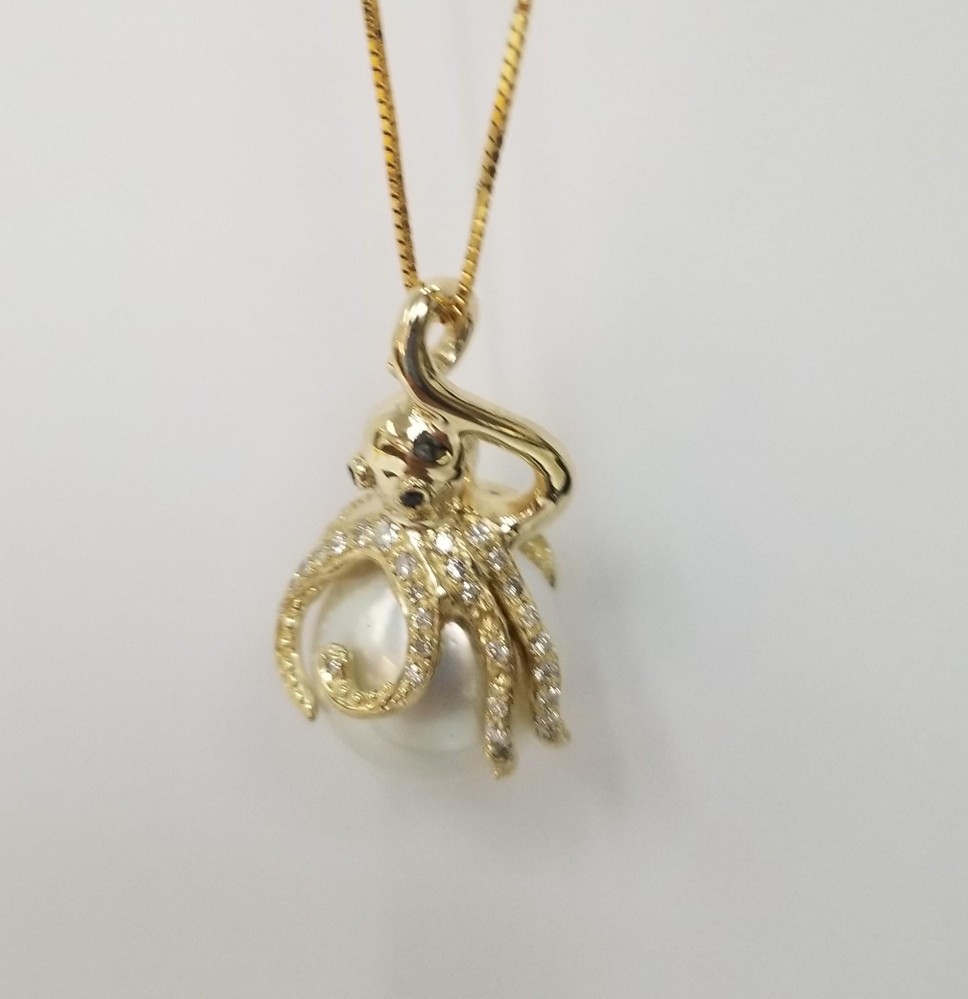 Round Cut 14 Karat Yellow Gold Diamond and South Sea Pearl 