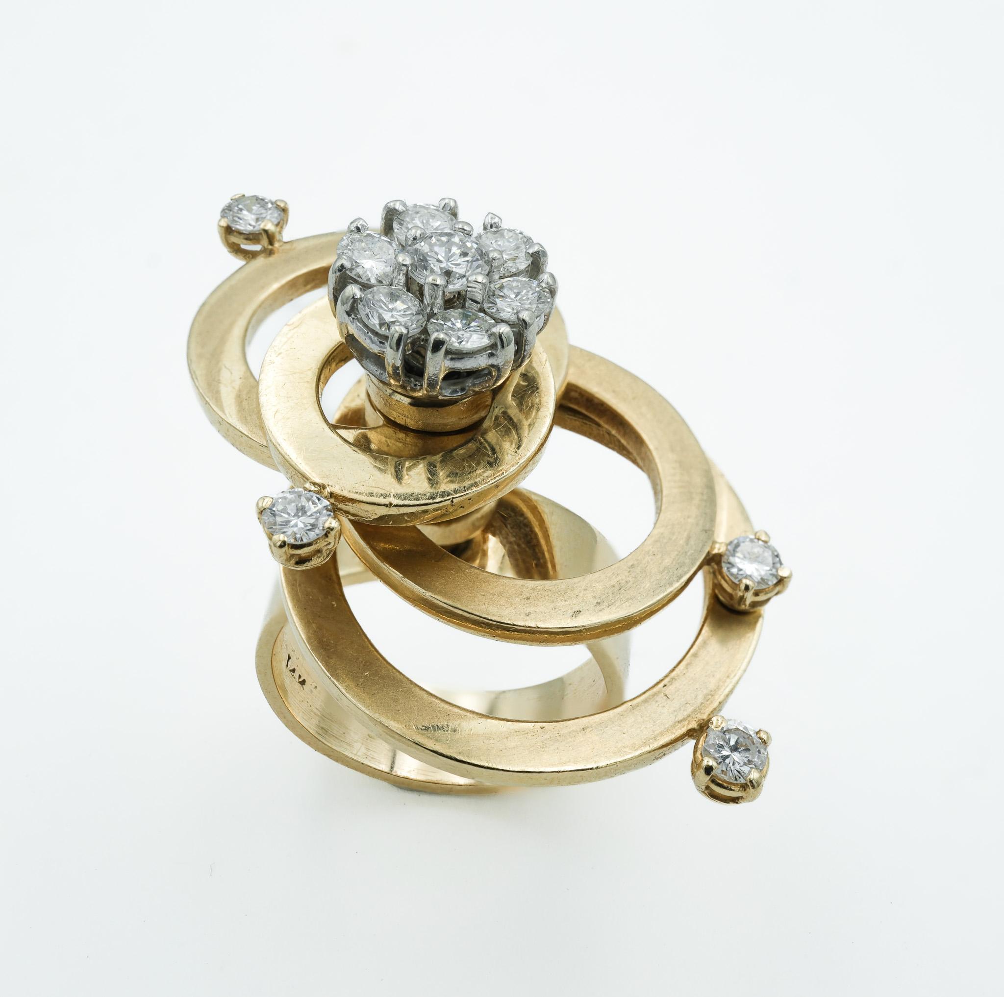 Retro Gegliederter Retro-Ring aus 14 Karat Gelbgold mit Diamant-Cluster und Spinner im Zustand „Gut“ in Fairfield, CT