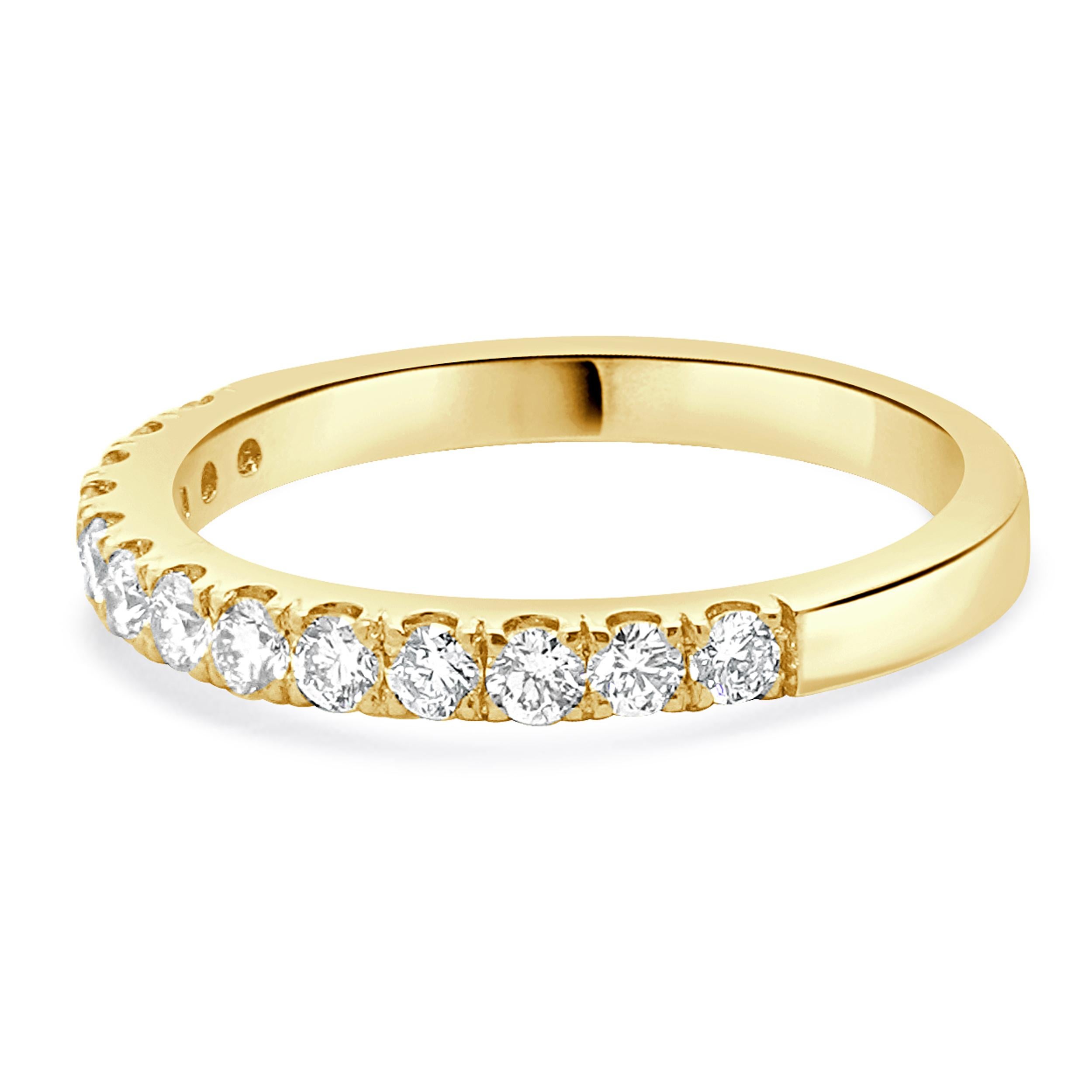 Designer: personalizzato
Materiale: oro giallo 14 carati
Diamante: 13 tagli tondi a brillante = 0,50cttw
Colore: H
Chiarezza: SI1
Misura dell'anello: 6.5 (si prega di prevedere due giorni di spedizione in più per le richieste di misura)
Peso: 2.52