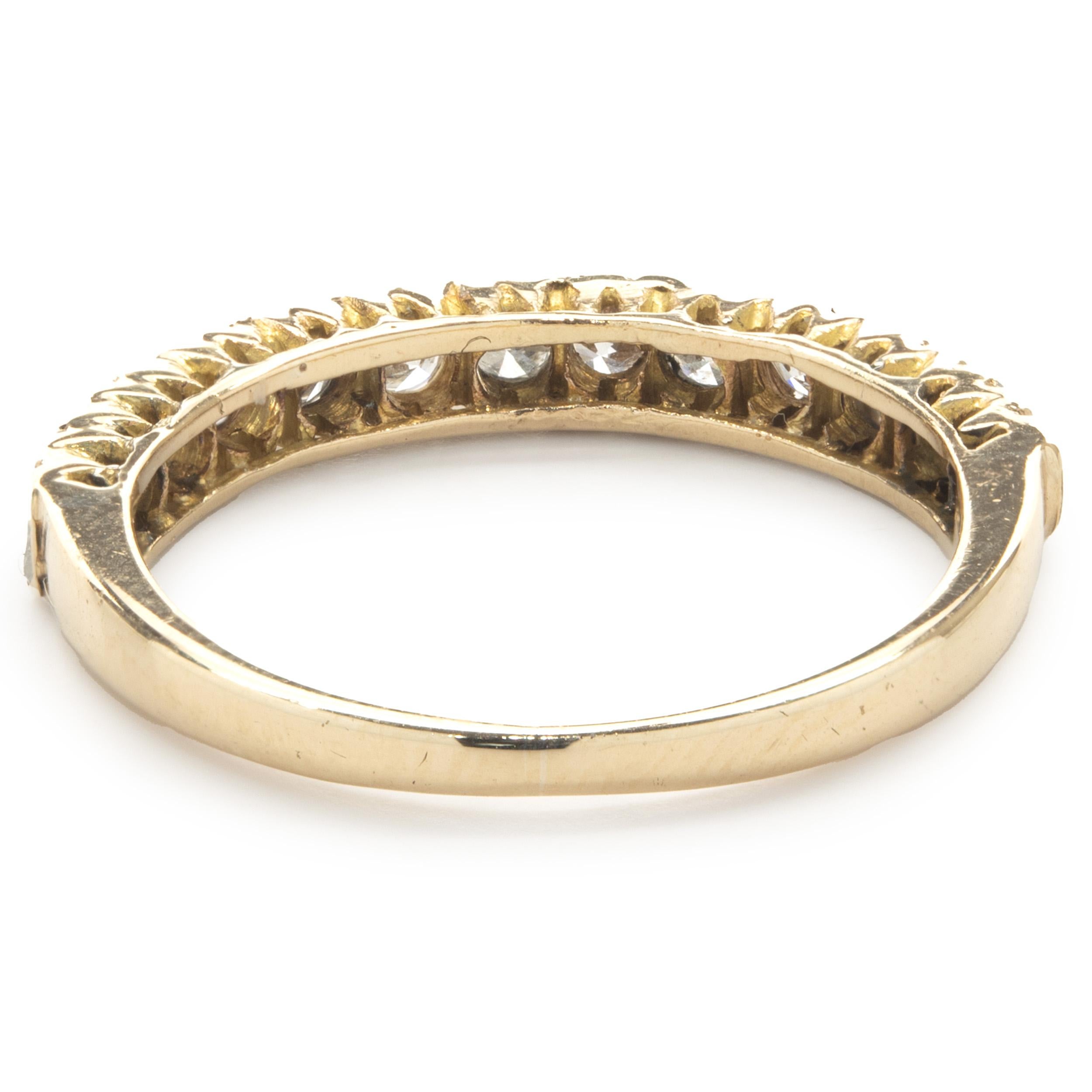 Taille ronde Bracelet en or jaune 14 carats et diamants en vente