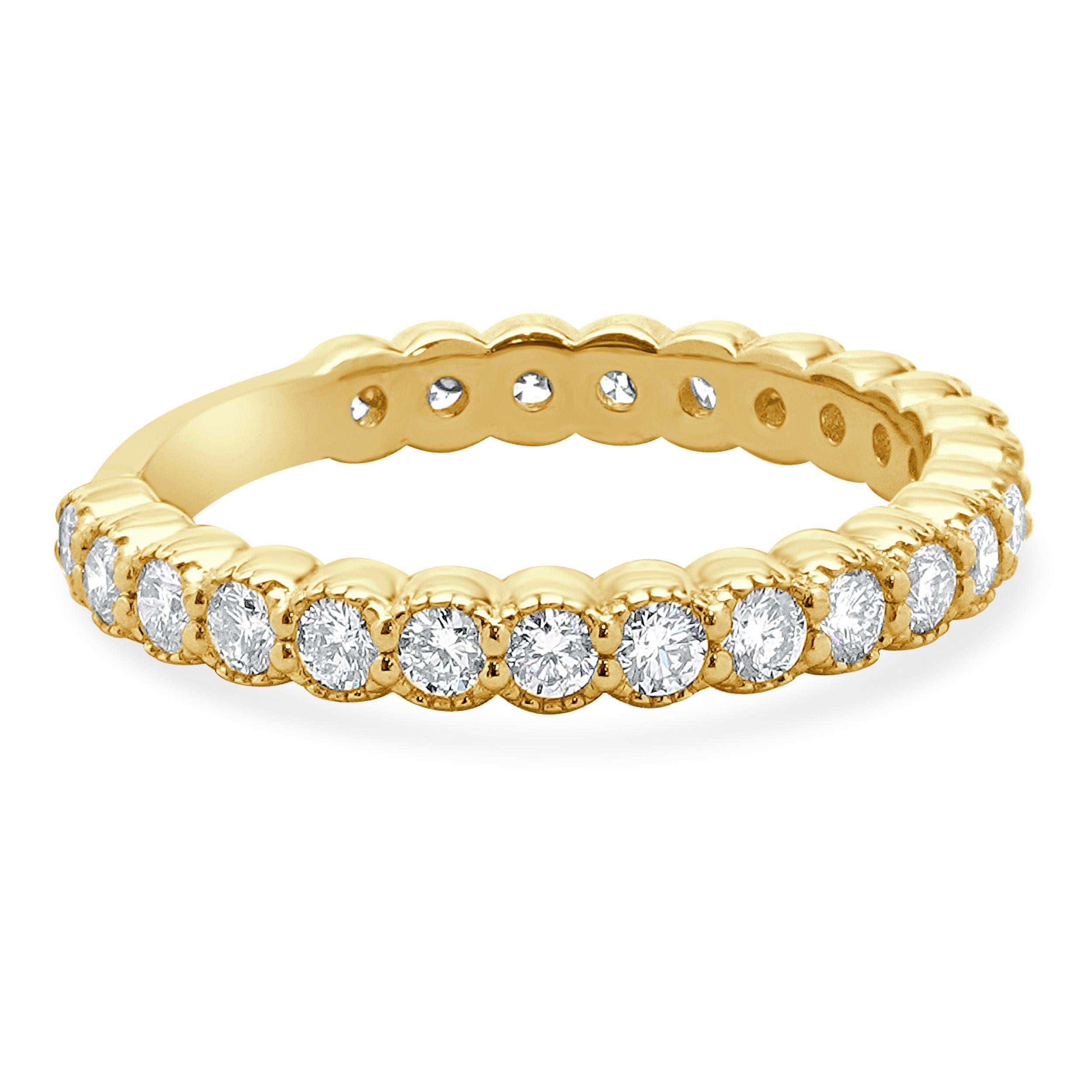 14 Karat Yellow Gold Diamond Band In Excellent Condition For Sale In Scottsdale, AZ