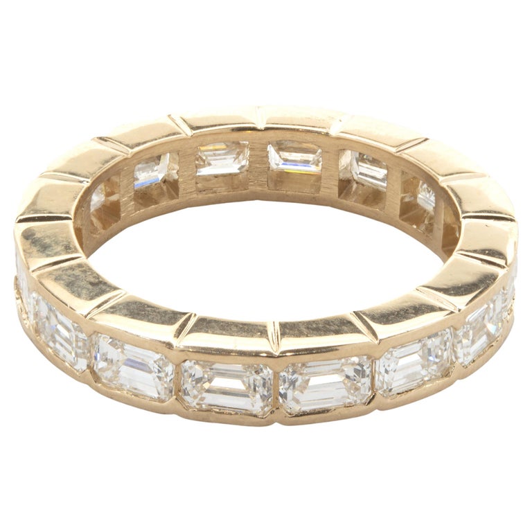 14 Karat Yellow Gold Diamond Band For Sale at 1stDibs