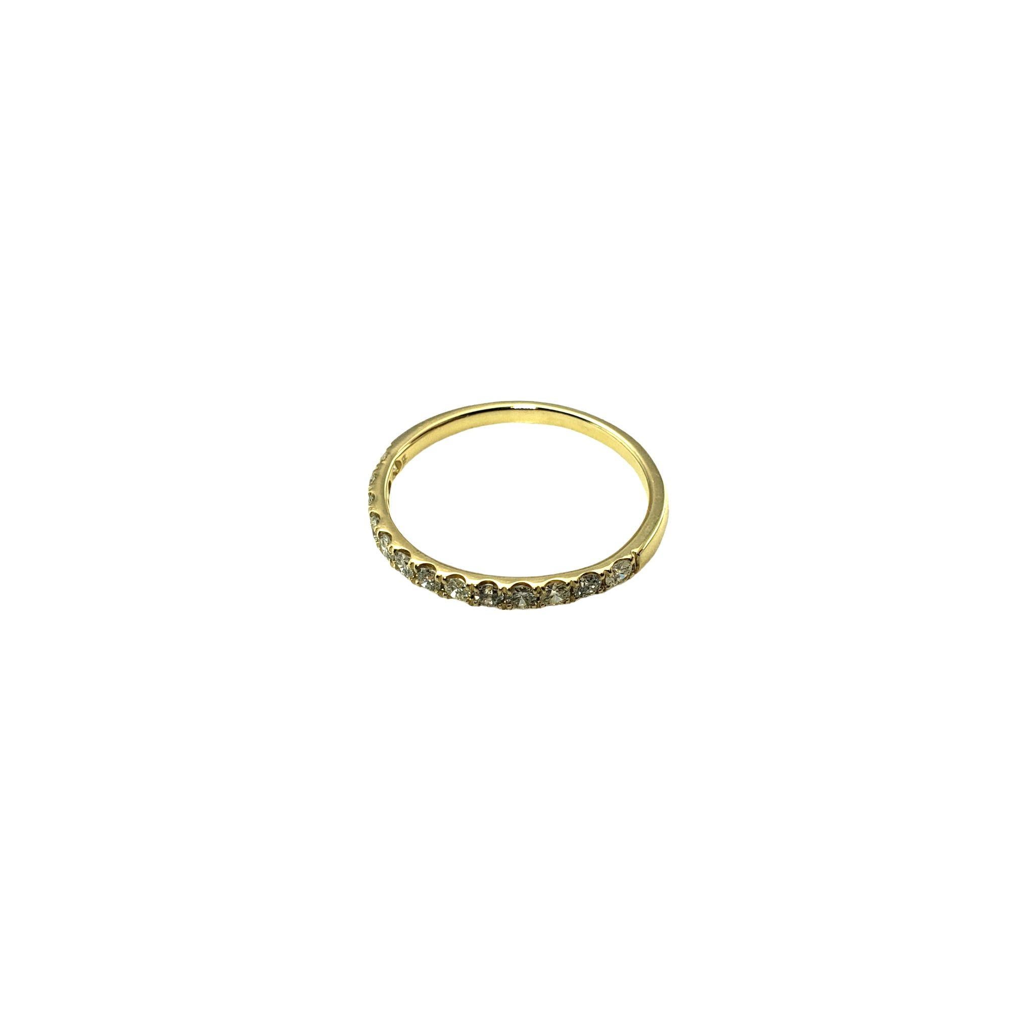 14 Karat Yellow Gold Diamond Band Ring In Good Condition For Sale In Washington Depot, CT