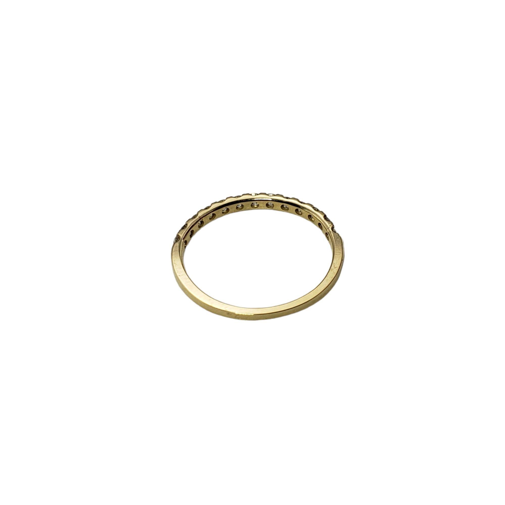 14 Karat Yellow Gold Diamond Band Ring In Good Condition For Sale In Washington Depot, CT