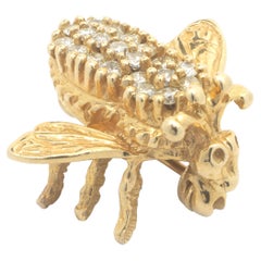 14 Karat Yellow Gold Diamond Bee Pin