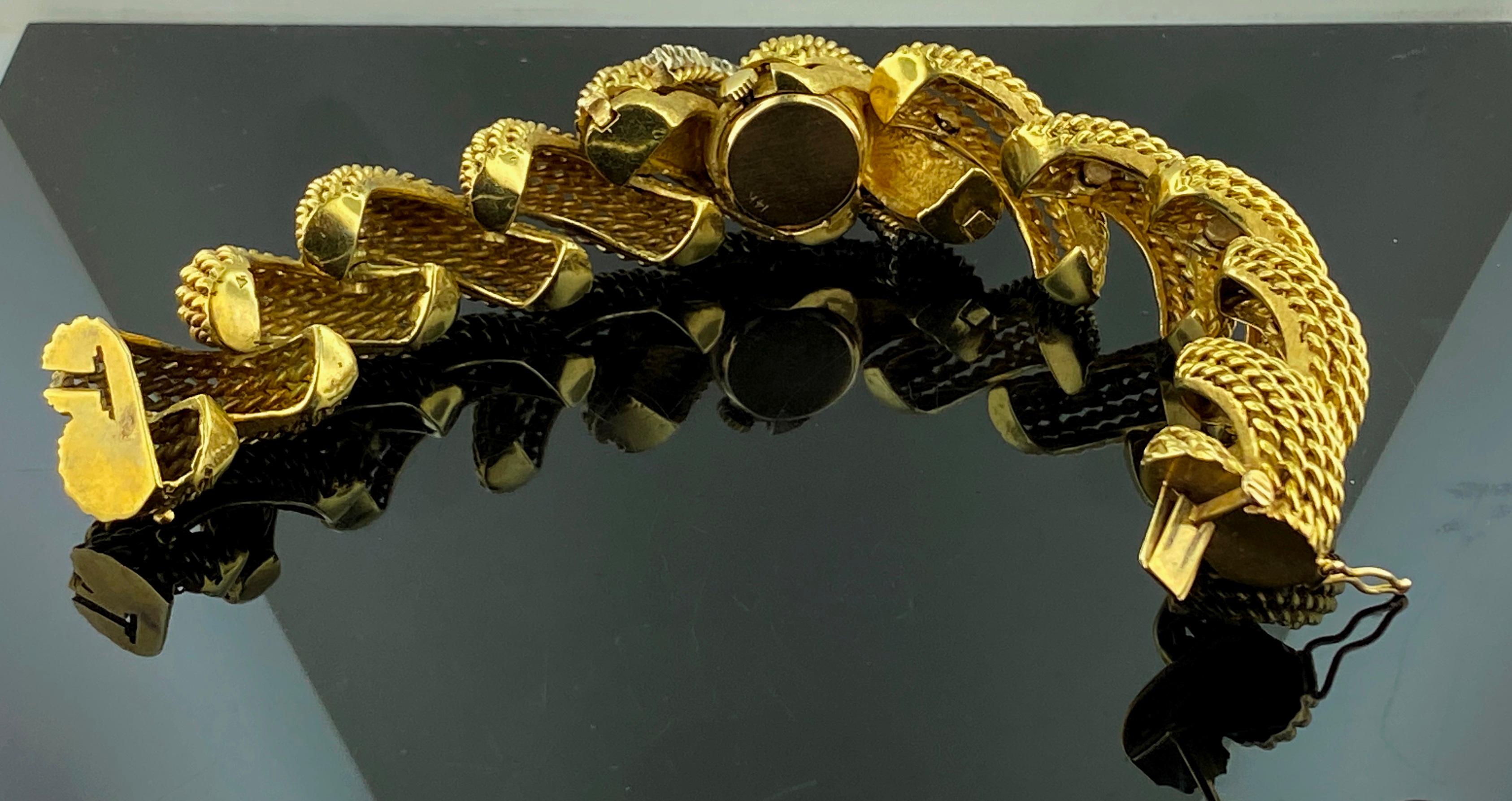 Women's or Men's 14 Karat Yellow Gold & Diamond Bracelet For Sale