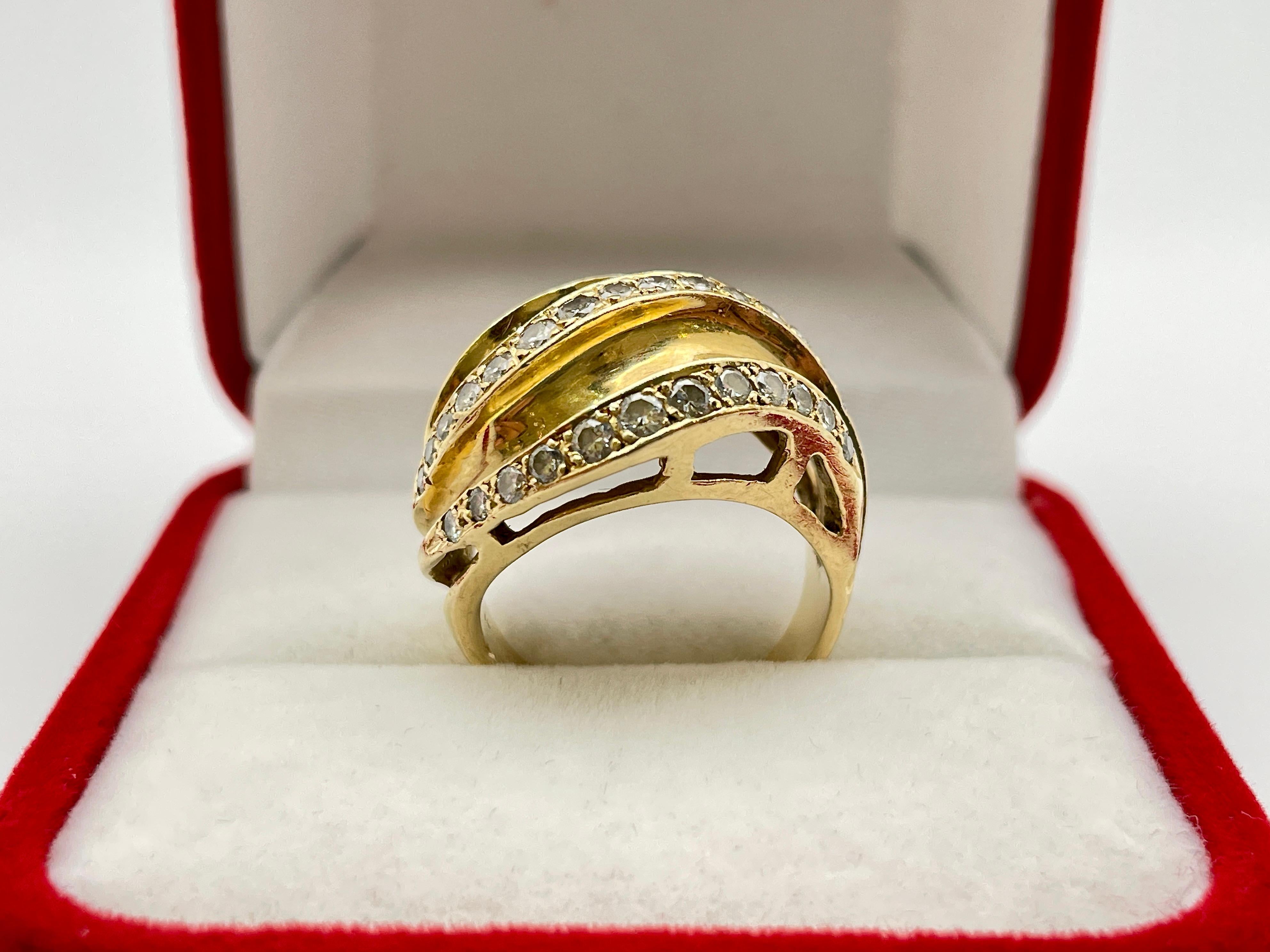 Bague cocktail en or jaune 14 carats et diamants en vente 5