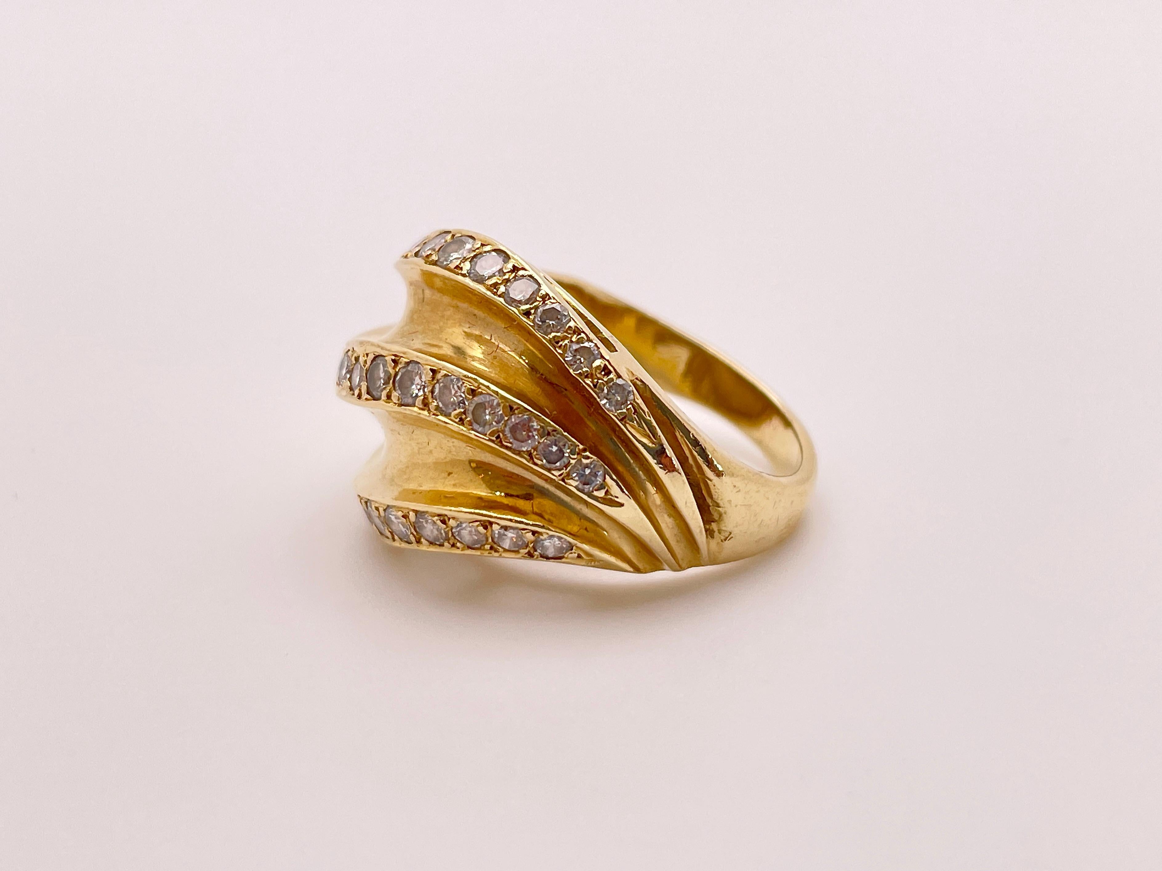 Bague cocktail en or jaune 14 carats et diamants Bon état - En vente à Westport, CT