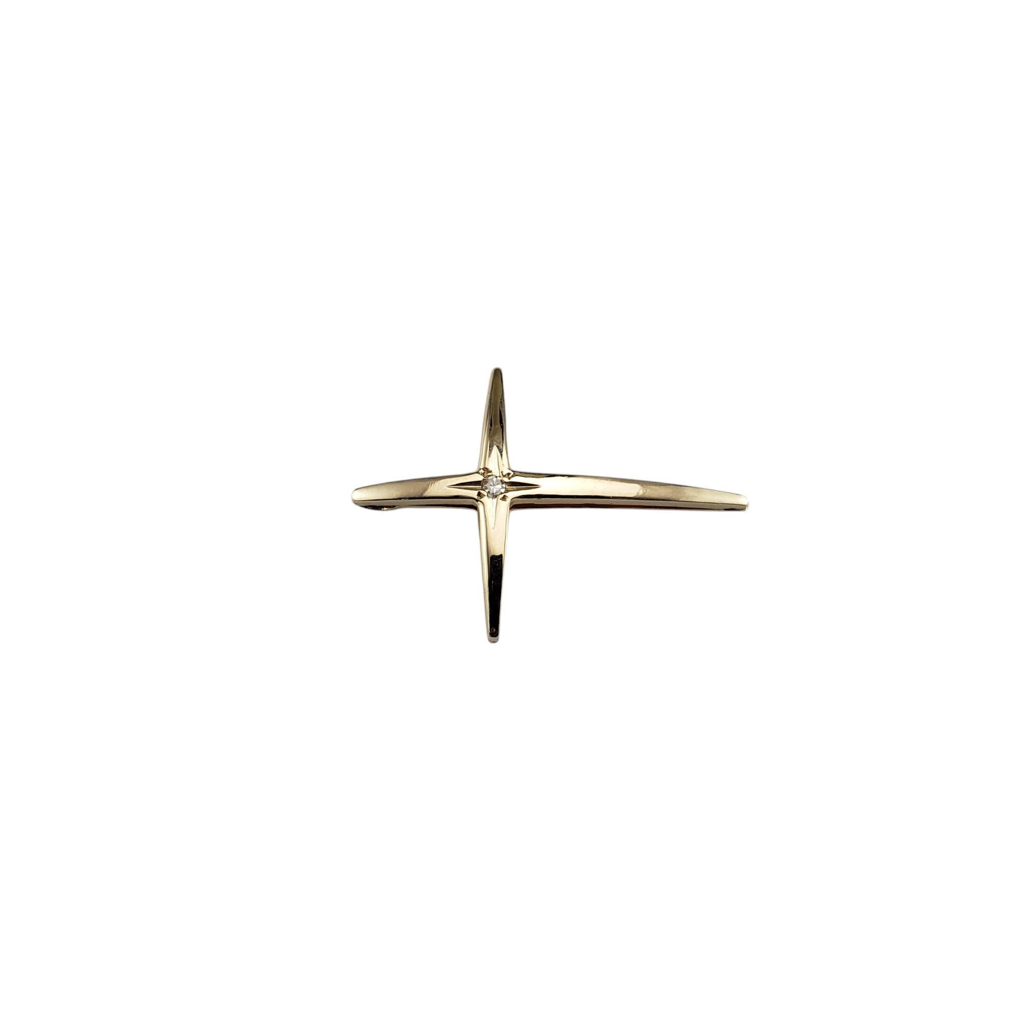 Taille simple Pendentif croix en or jaune 14 carats et diamants n° 19430 en vente