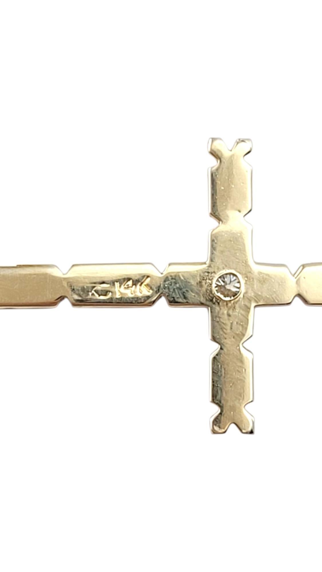Taille vieille Europe Pendentif croix en or jaune 14 carats et diamant #21316 en vente