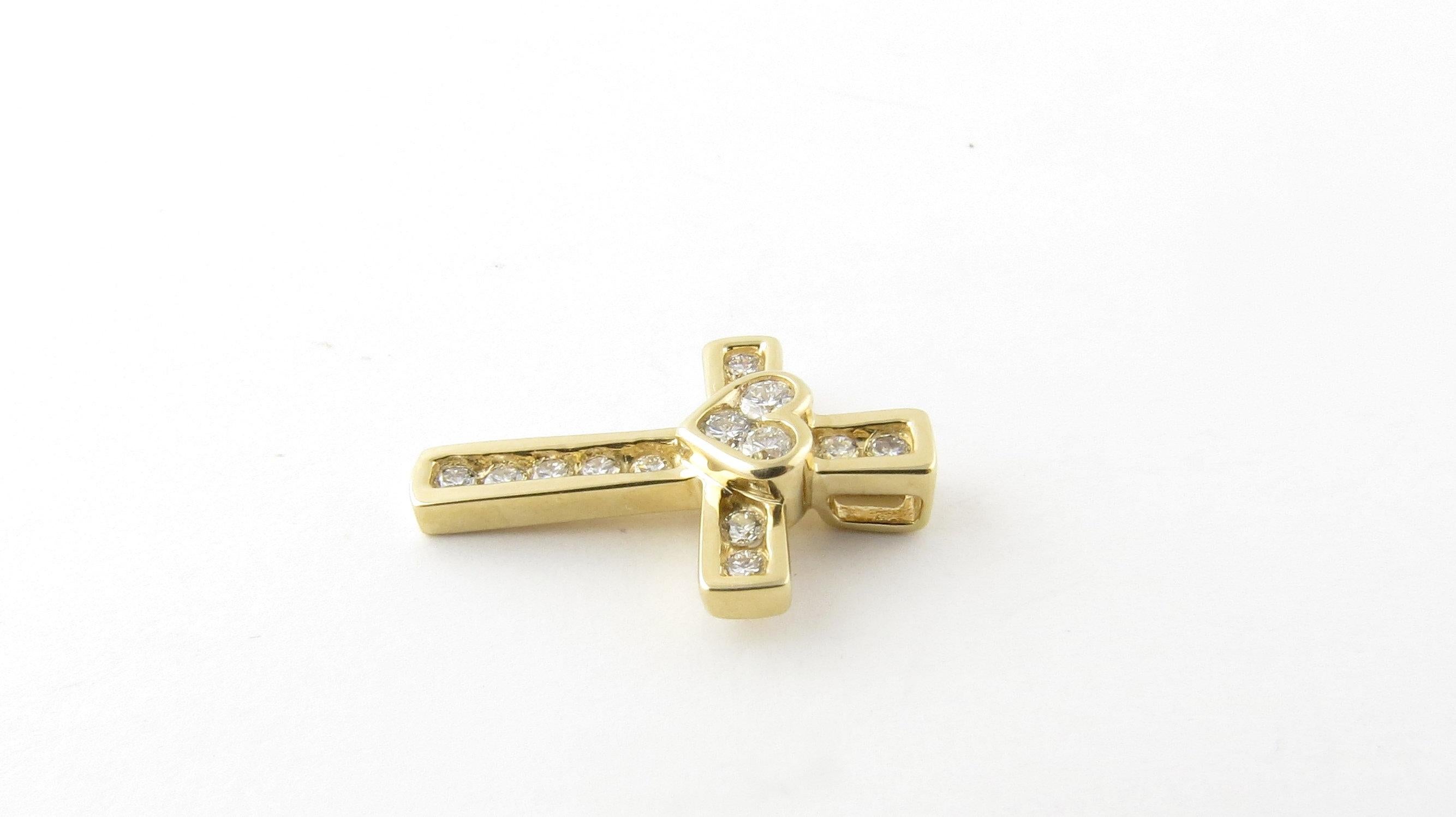 14 Karat Yellow Gold Diamond Cross Pendant In Good Condition In Washington Depot, CT