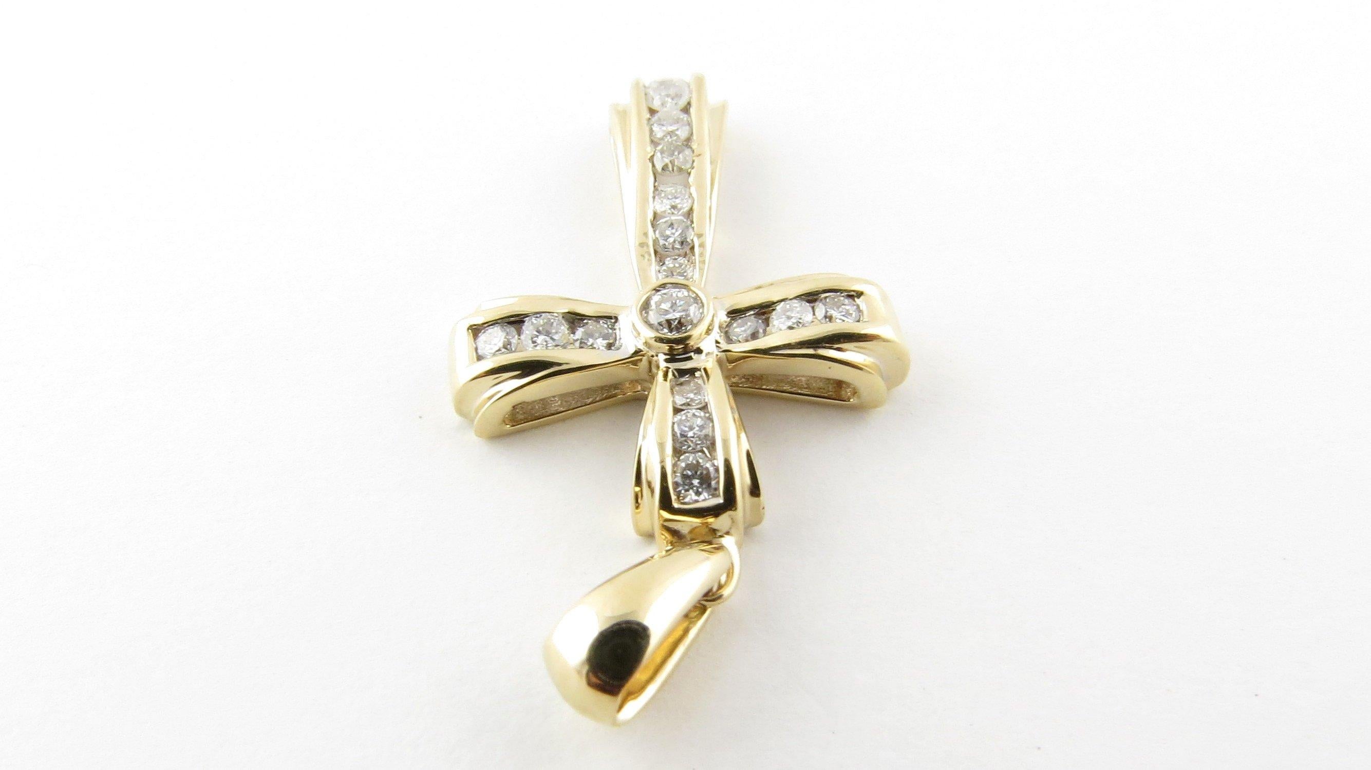 Round Cut 14 Karat Yellow Gold Diamond Cross Pendant