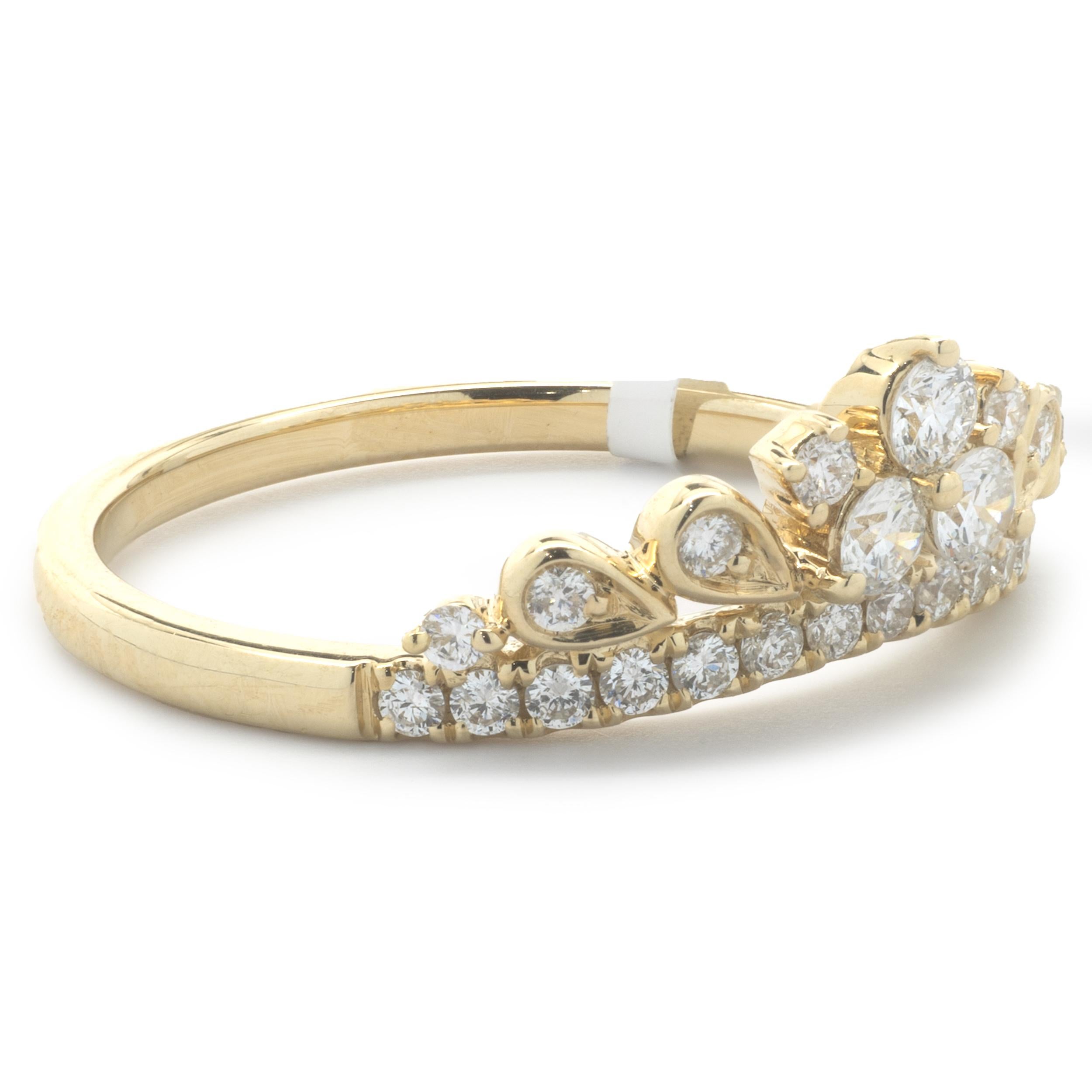 Designer: individuell
Material: 14K Gelbgold
Diamant: 26 runde Diamanten mit Brillantschliff = .36cttw
Farbe: G
Klarheit: VS
Ringgröße: 6.5 (bitte erlauben Sie zwei zusätzliche Versandtage für Größenanfragen)
Gewicht:  2.28 Gramm
