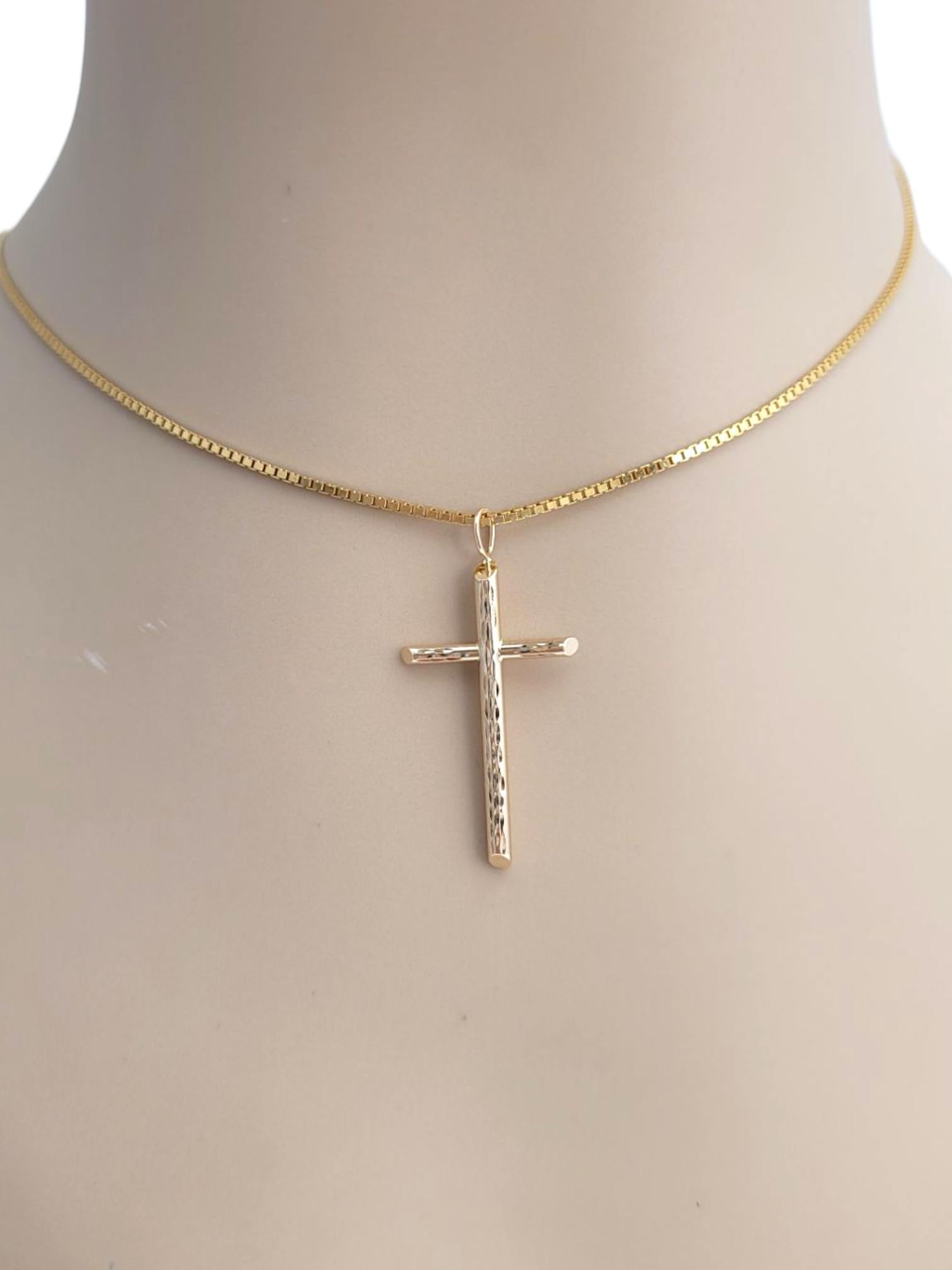 14 Karat Yellow Gold Diamond Cut Cross Pendant #21651 en vente 1