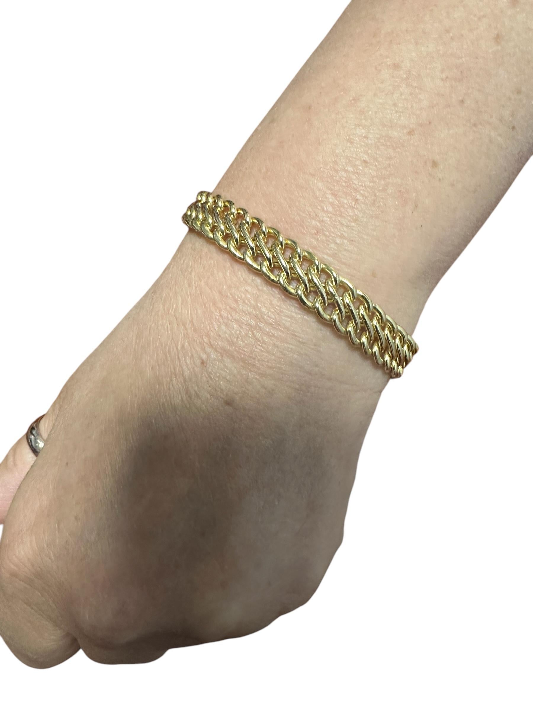 Bracelet à 3 rangs à maillons courbes en or jaune 14 carats et diamants taille en vente 1