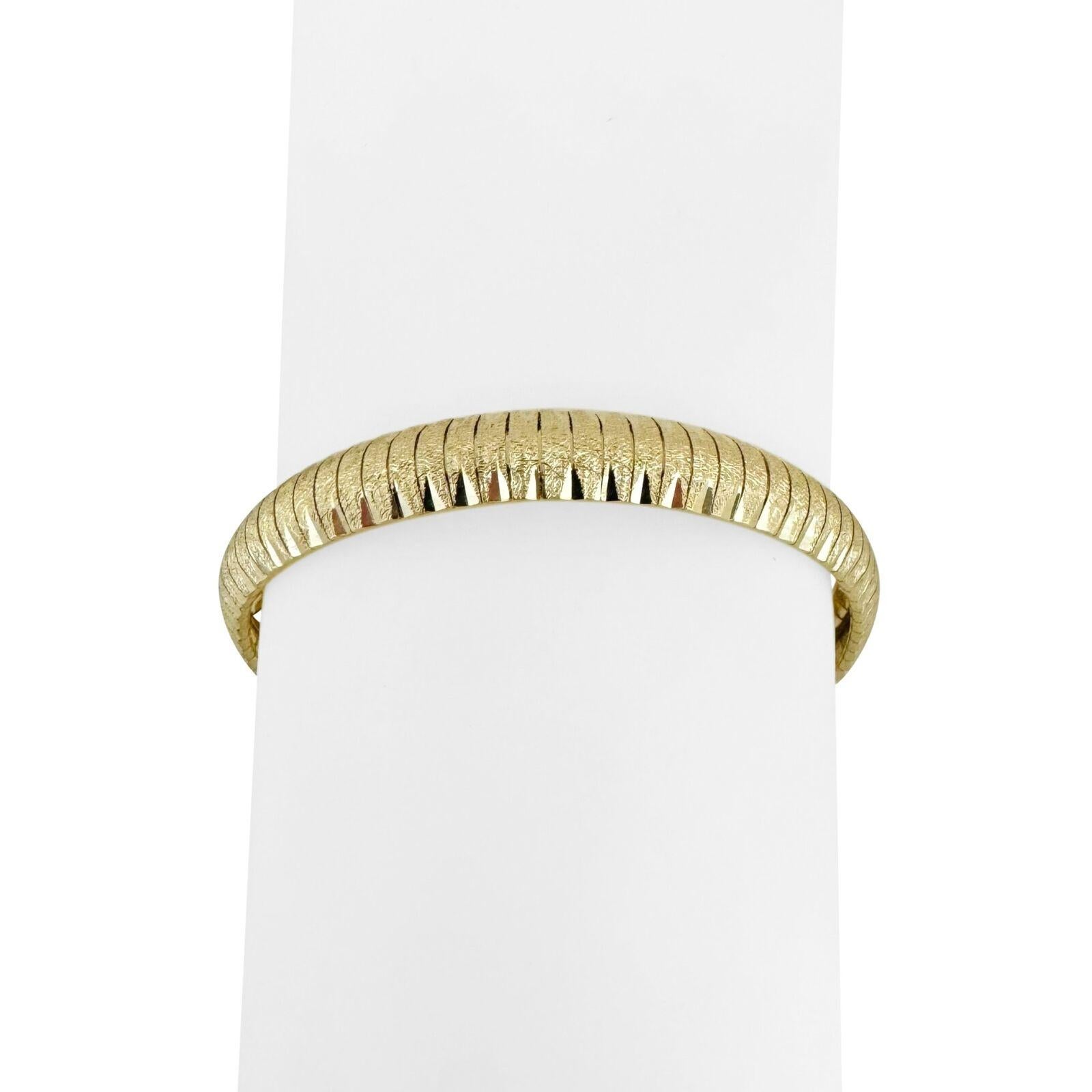 14 Karat Gelbgold Diamantschliff Texturiertes Omega-Gliederarmband Italien 3