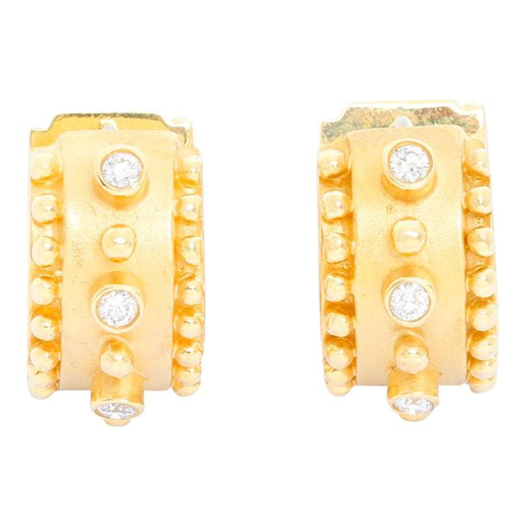 Boucles d'oreilles en or jaune 14 carats et diamants en vente