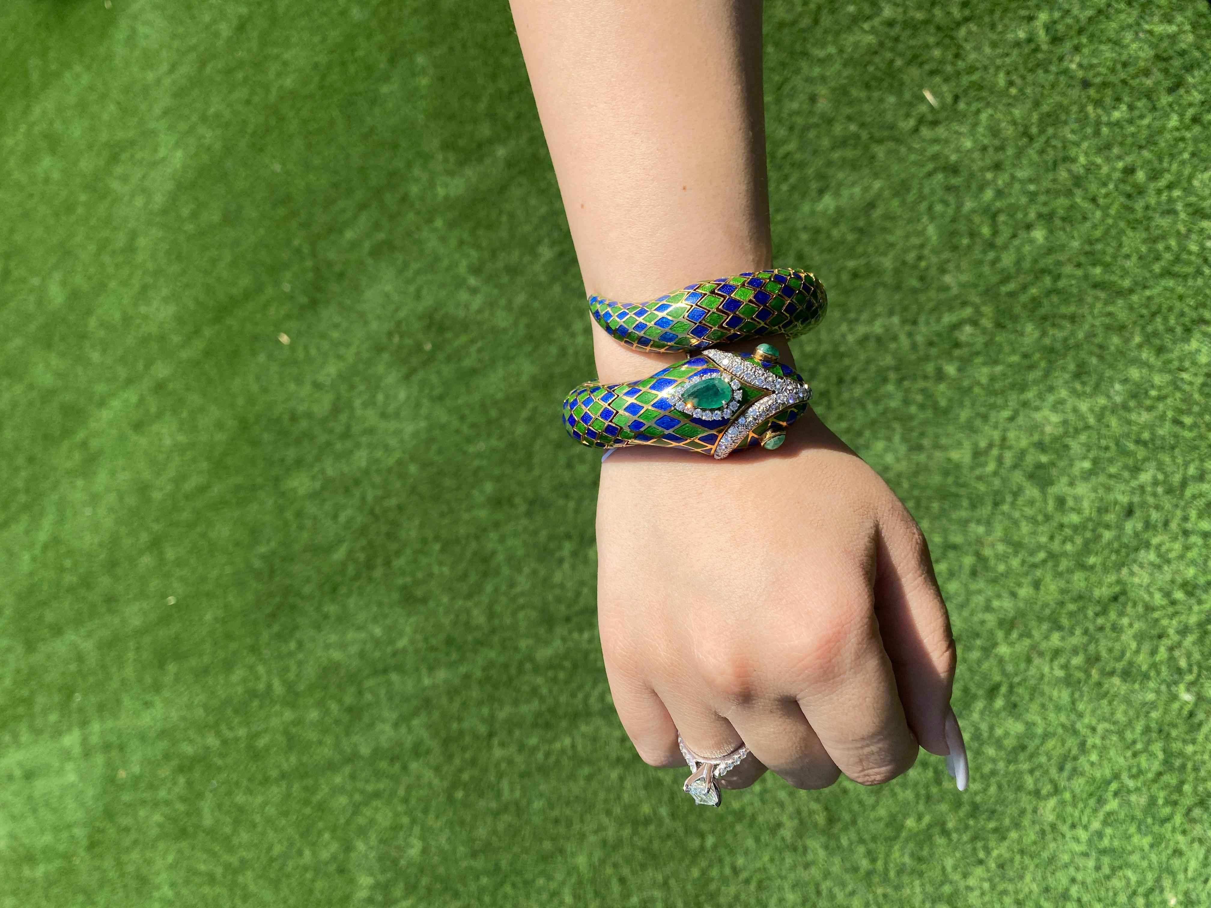 14 Karat Yellow Gold Diamond, Emerald, and Enamel Snake Wrap Bracelet In Excellent Condition In Scottsdale, AZ