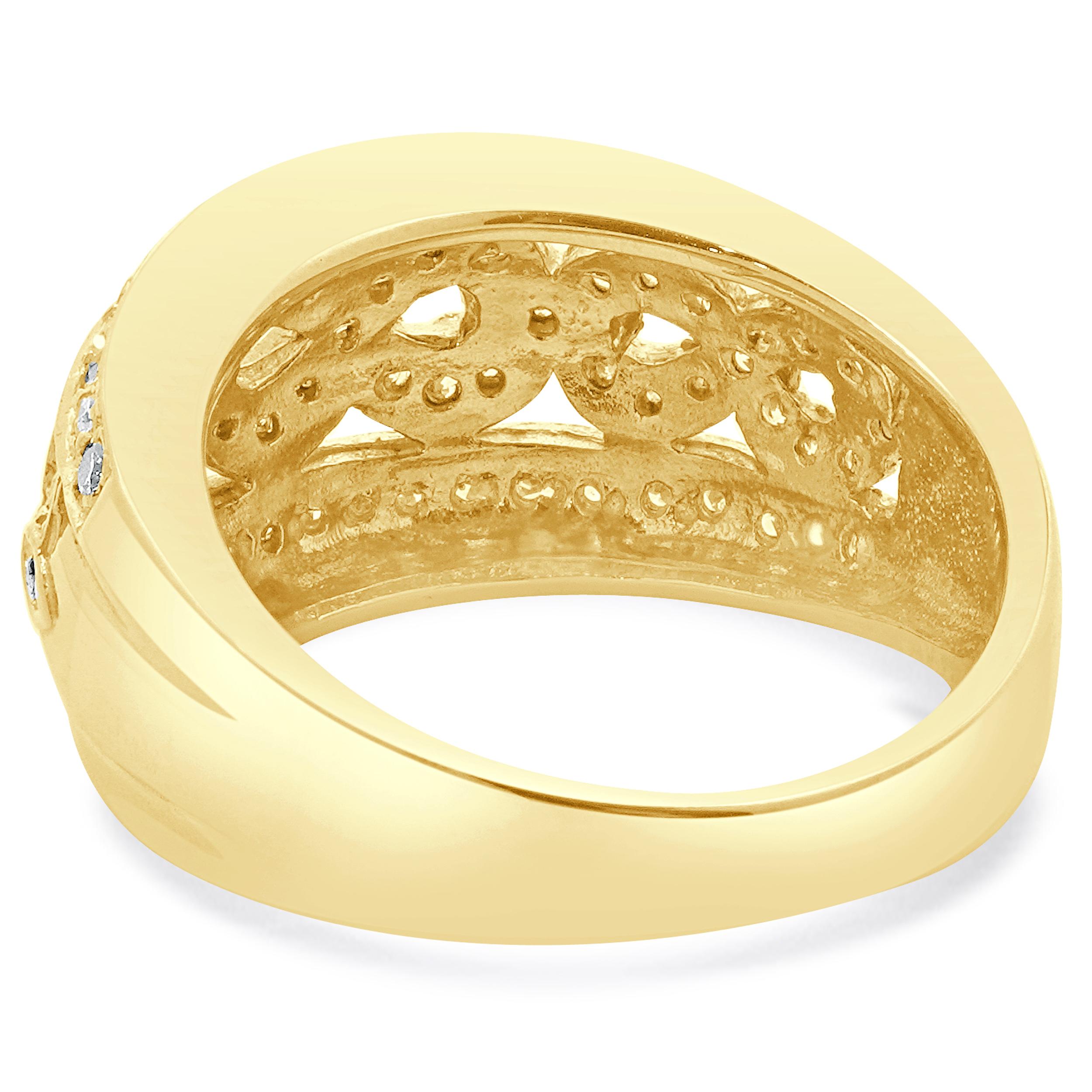 Taille ronde Bague en or jaune 14 carats avec diamant en forme de 8 en vente