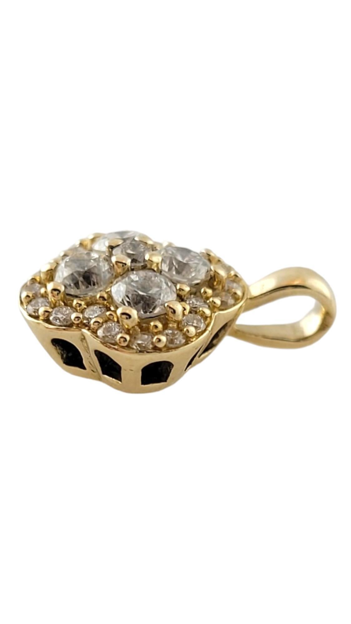 Pendentif fleur en or jaune 14 carats avec diamant

Ce magnifique pendentif en forme de fleur a été réalisé en or jaune 14 carats et comporte 25 diamants ronds étincelants de taille brillante !

Poids total approximatif des diamants : .45