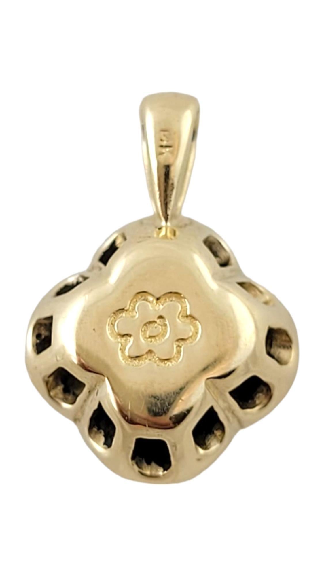 Pendentif fleur en or jaune 14 carats et diamants n° 17707 Bon état - En vente à Washington Depot, CT