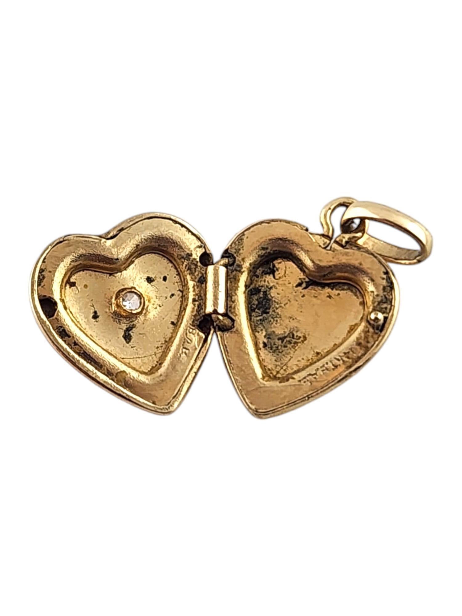 14 Karat Yellow Gold Diamond Heart Locket #19120 In Good Condition In Washington Depot, CT
