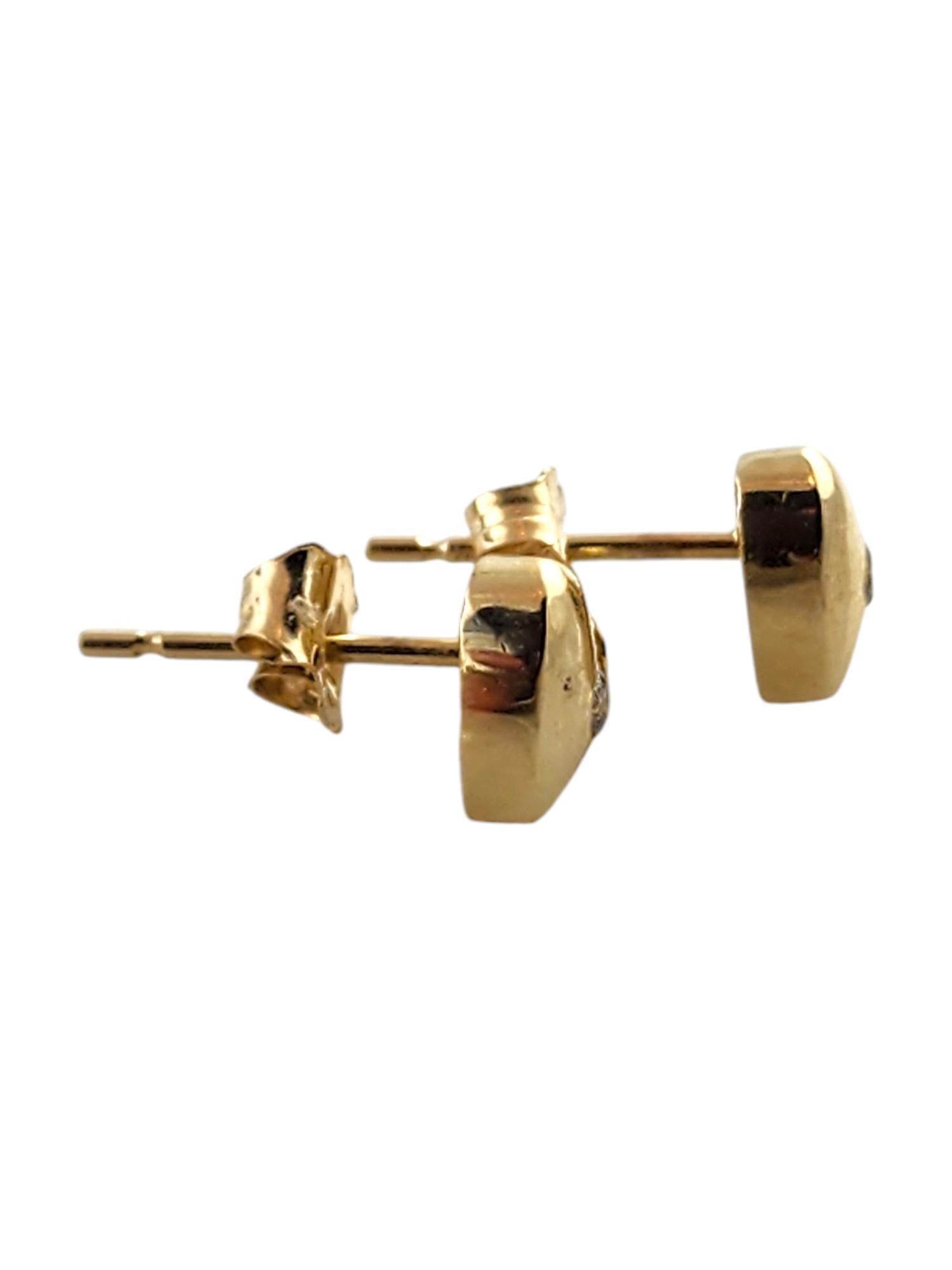 Taille brillant Clous d'oreilles cœur en or jaune 14 carats et diamants n° 19178 en vente