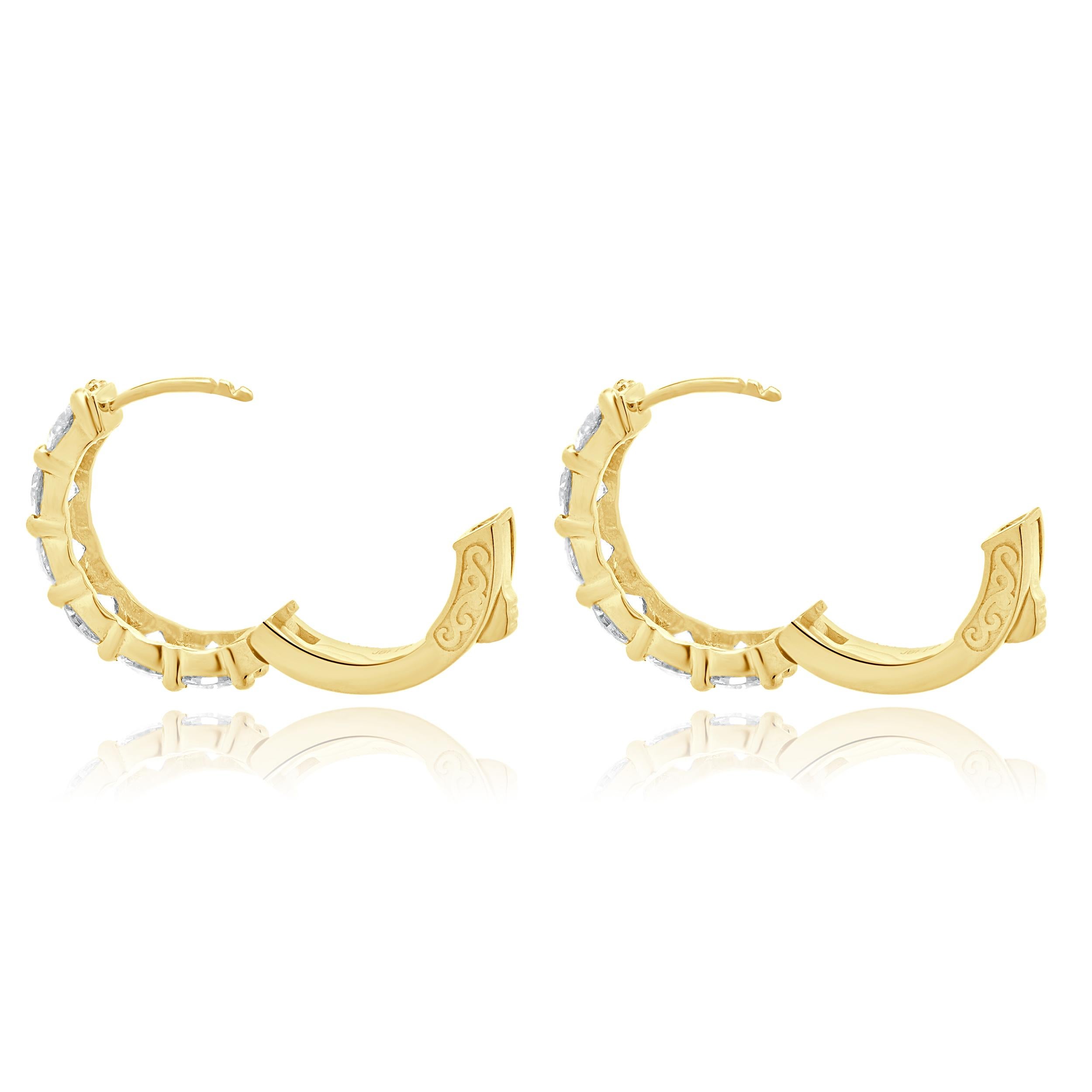 14 Karat Yellow Gold Diamond Hoop Earrings In Excellent Condition For Sale In Scottsdale, AZ