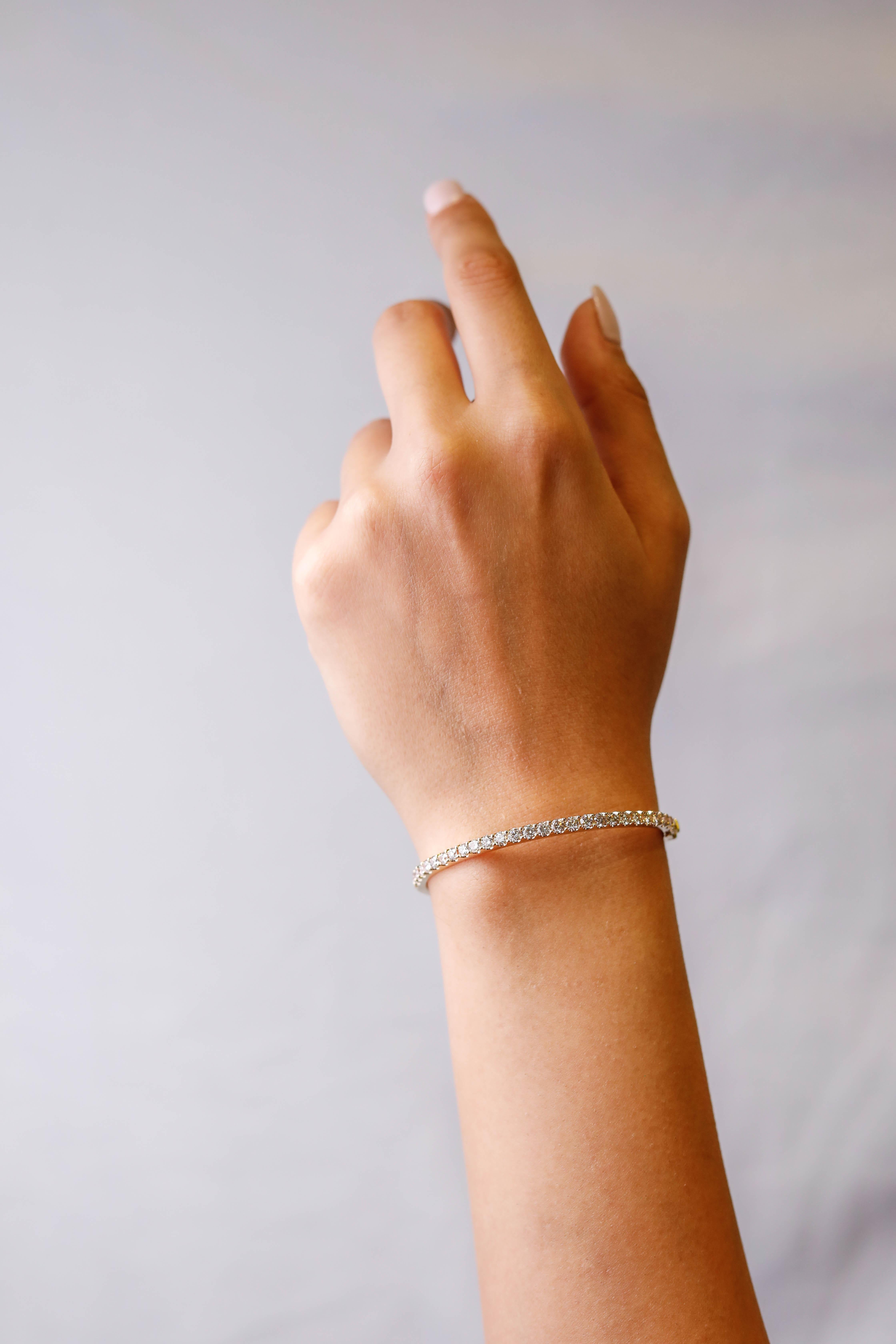 14k white gold bangle bracelet