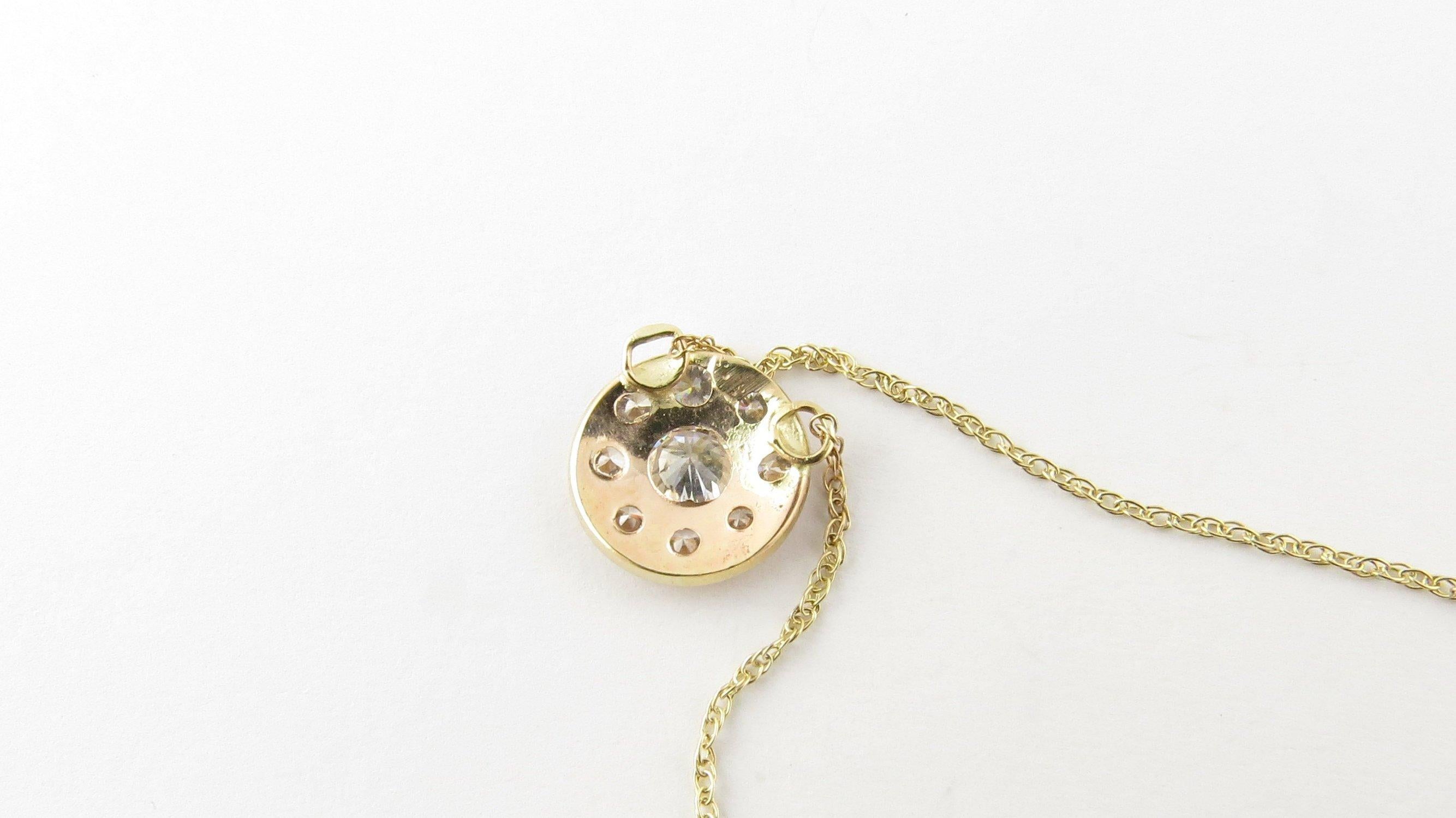 14 Karat Yellow Gold Diamond Pendant Necklace In Good Condition In Washington Depot, CT