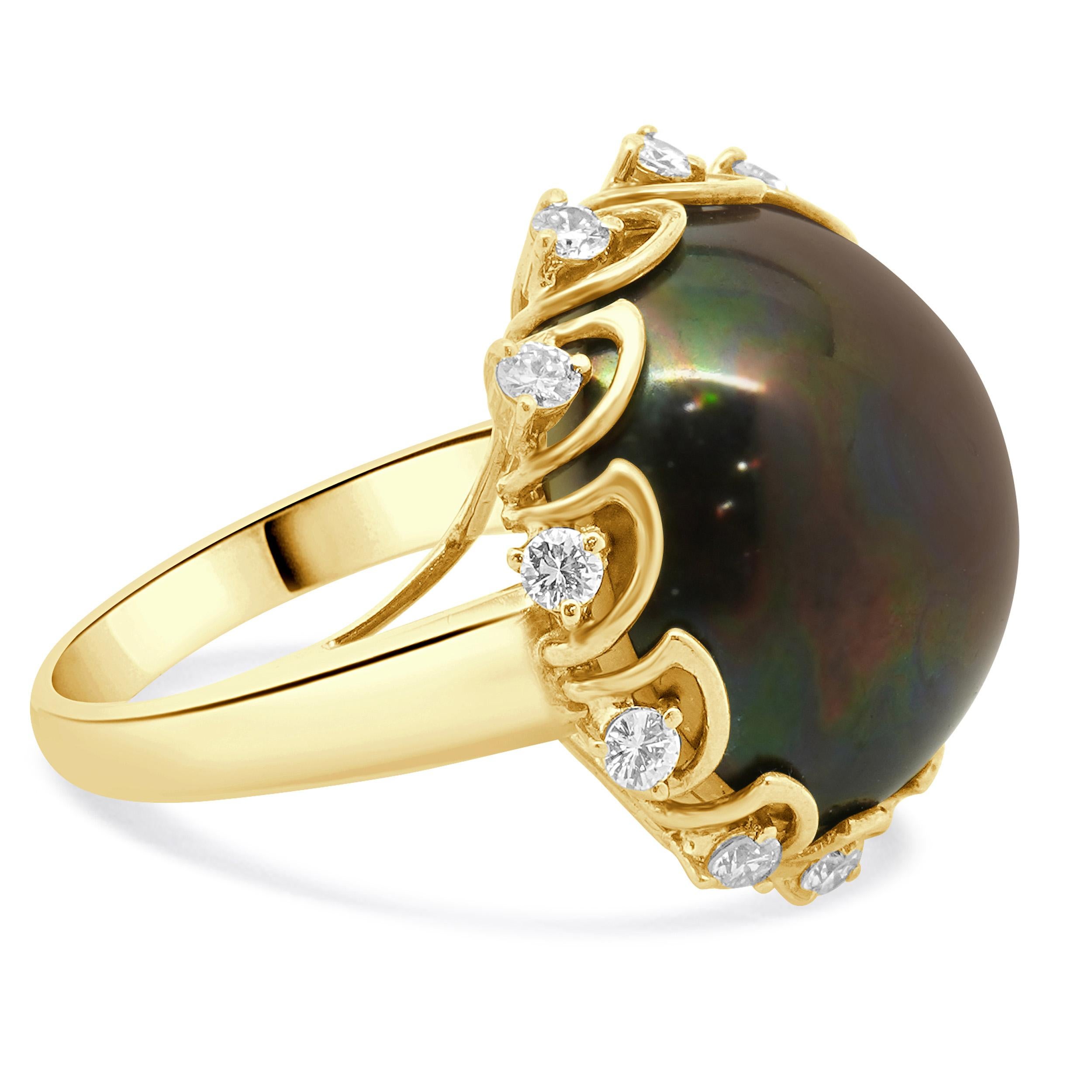 Taille ronde Bague en or jaune 14 carats diamant prune perle Mabe en vente