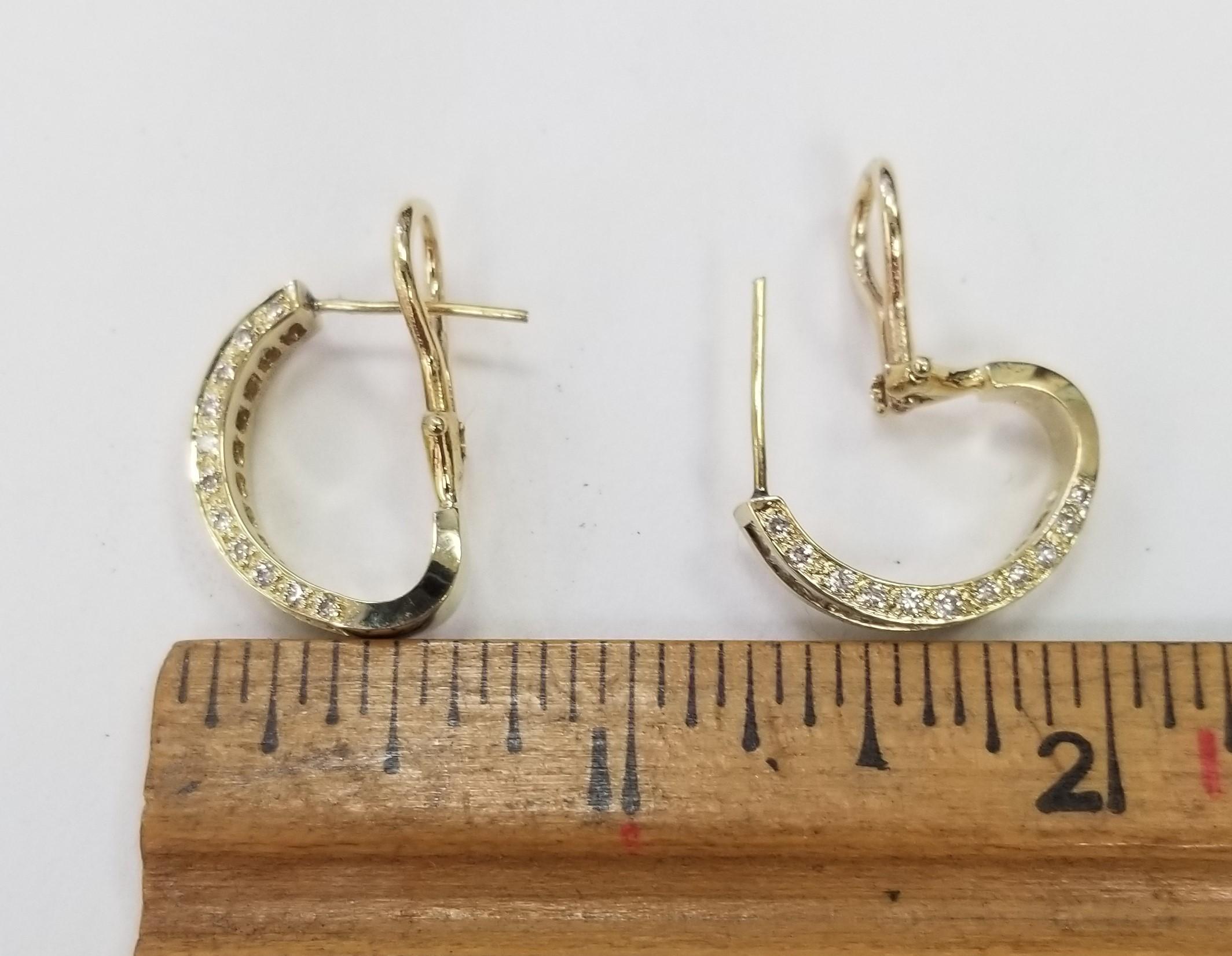Contemporary 14 Karat Yellow Gold Diamond Princess and Round cut Earrings For Sale