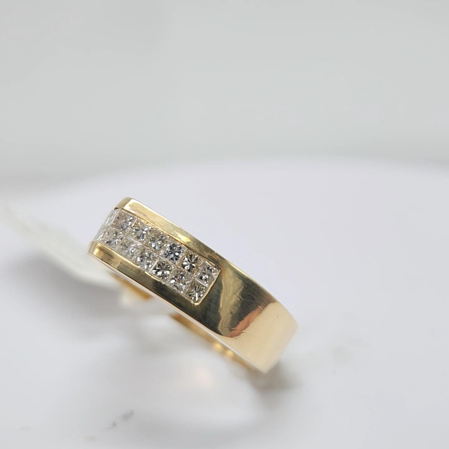 Bague en or jaune 14 carats diamant Dome Cluster monture invisible. en vente 7