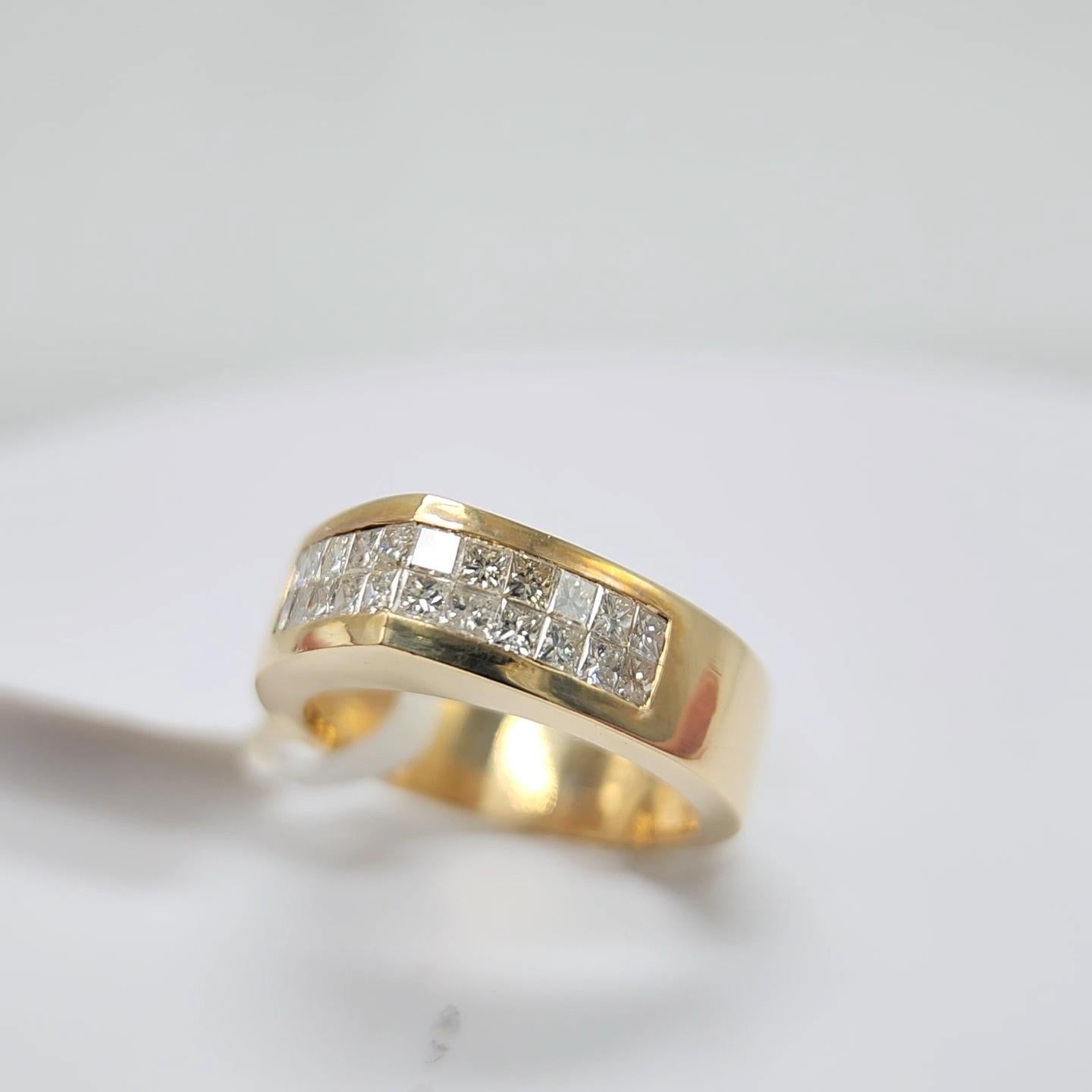 Bague en or jaune 14 carats diamant Dome Cluster monture invisible. en vente 12