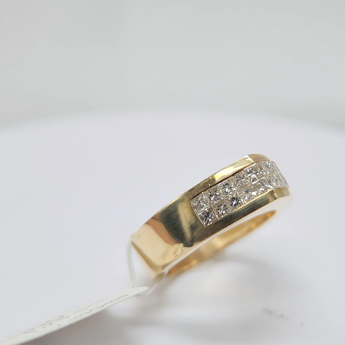 Bague en or jaune 14 carats diamant Dome Cluster monture invisible. en vente 2