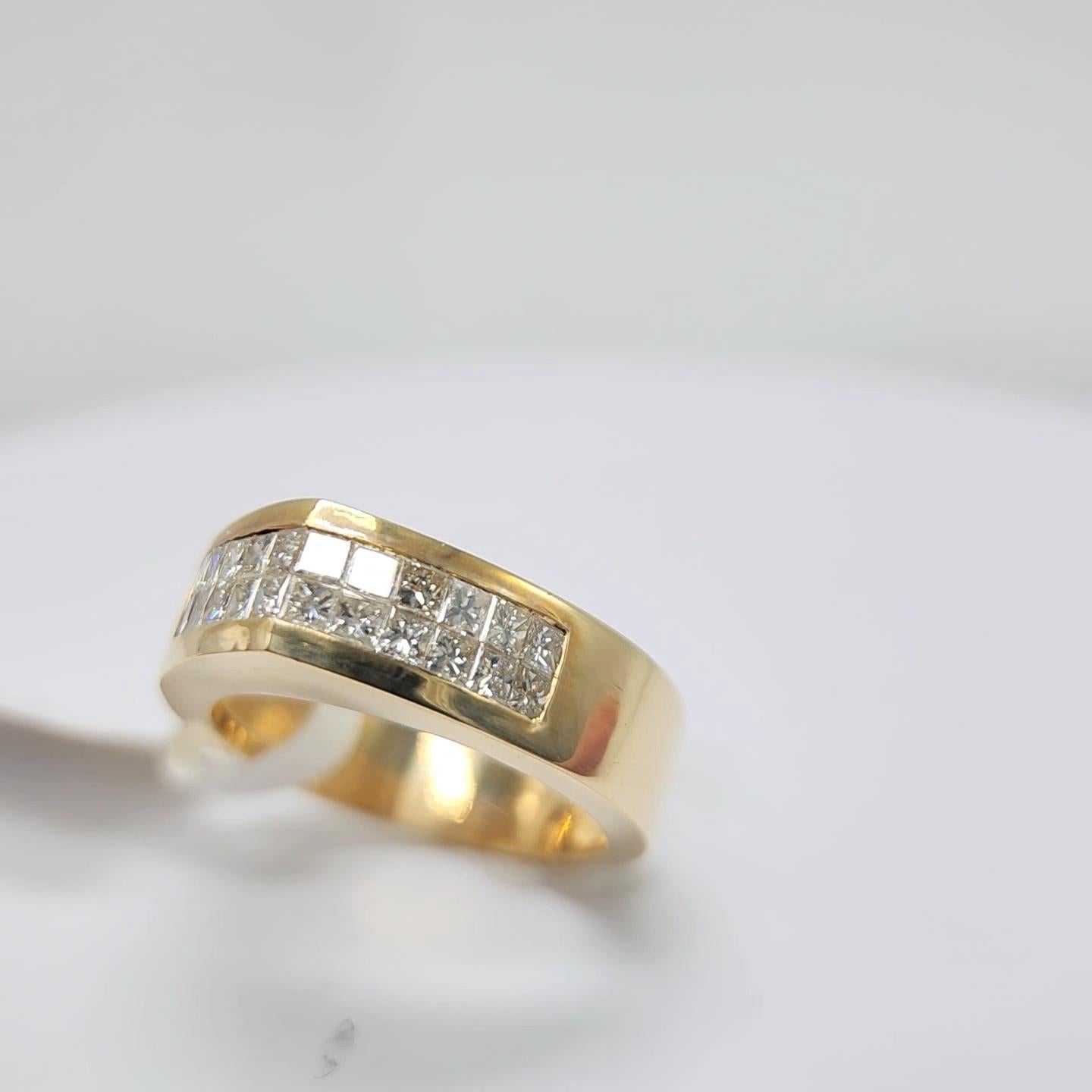Bague en or jaune 14 carats diamant Dome Cluster monture invisible. en vente 5