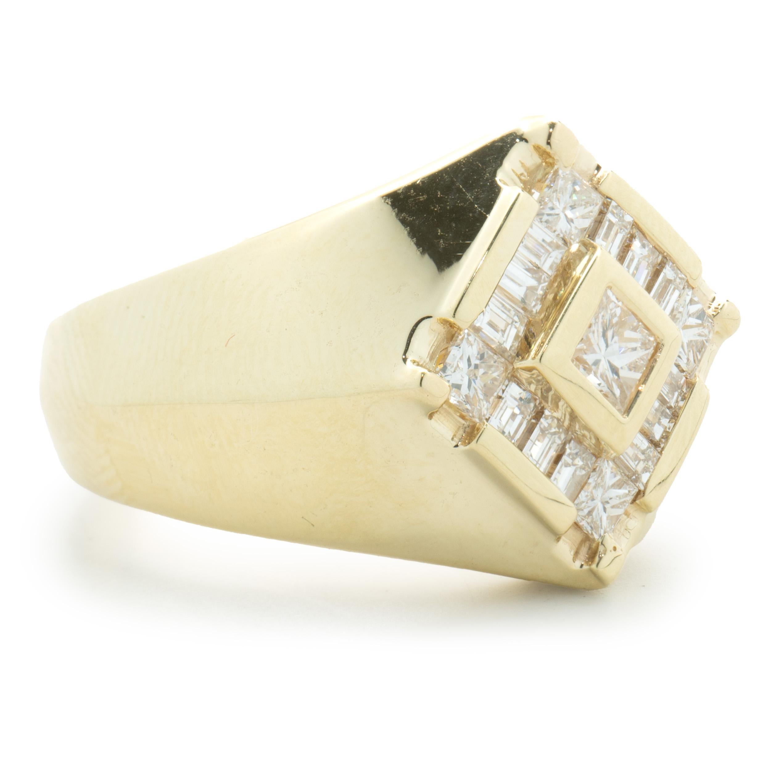 14 Karat Yellow Gold Diamond Signet Style Ring In Excellent Condition For Sale In Scottsdale, AZ