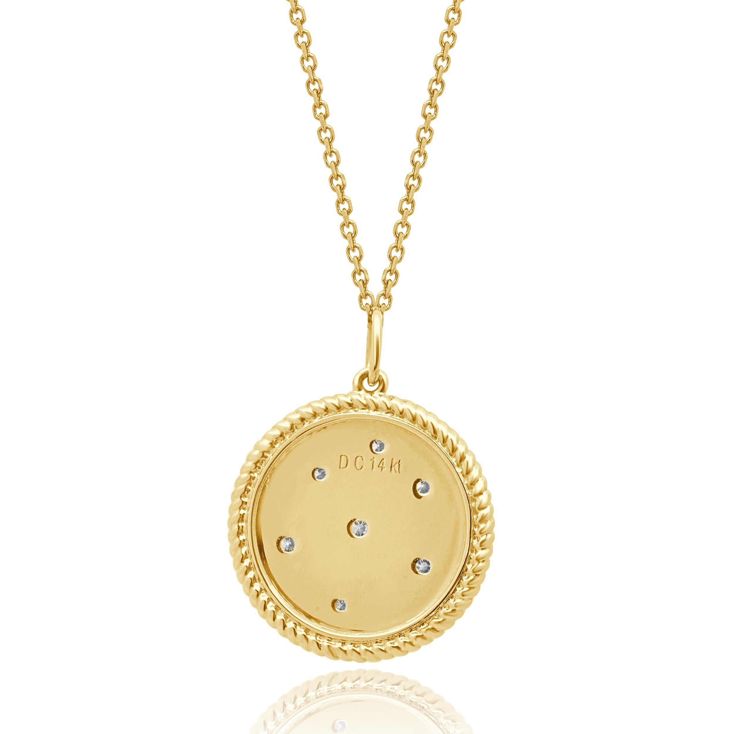 Taille ronde Collier en or jaune 14 carats avec pendentif en forme d'étoile et diamants en vente