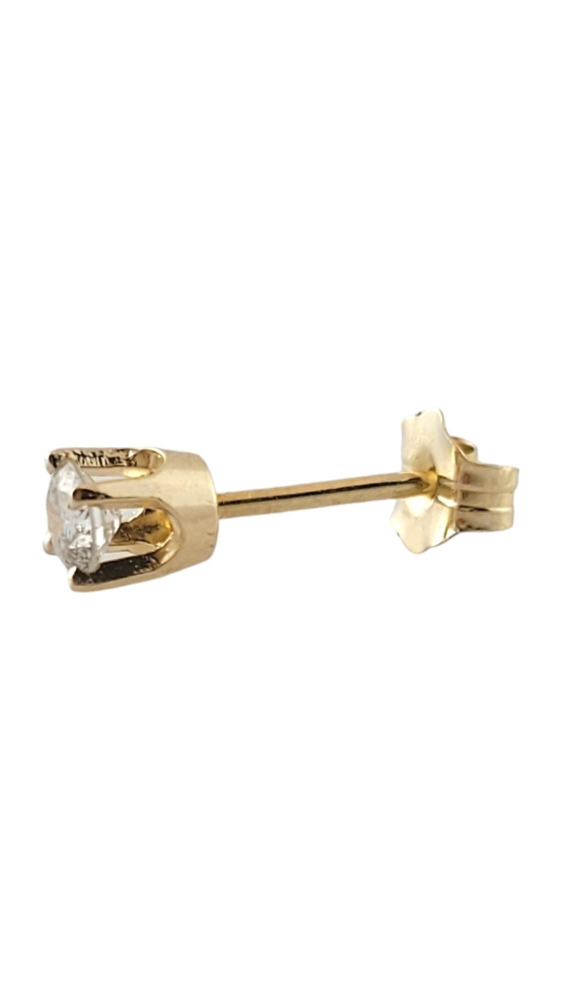 14 Karat Yellow Gold Diamond Stud Earrings-

Thia sparkling stud earring features one round brilliant cut diamond set in classic 14K yellow gold. Push back closures.

Approximate total diamond weight: .15 ct.

Diamond color: I

Diamond clarity: