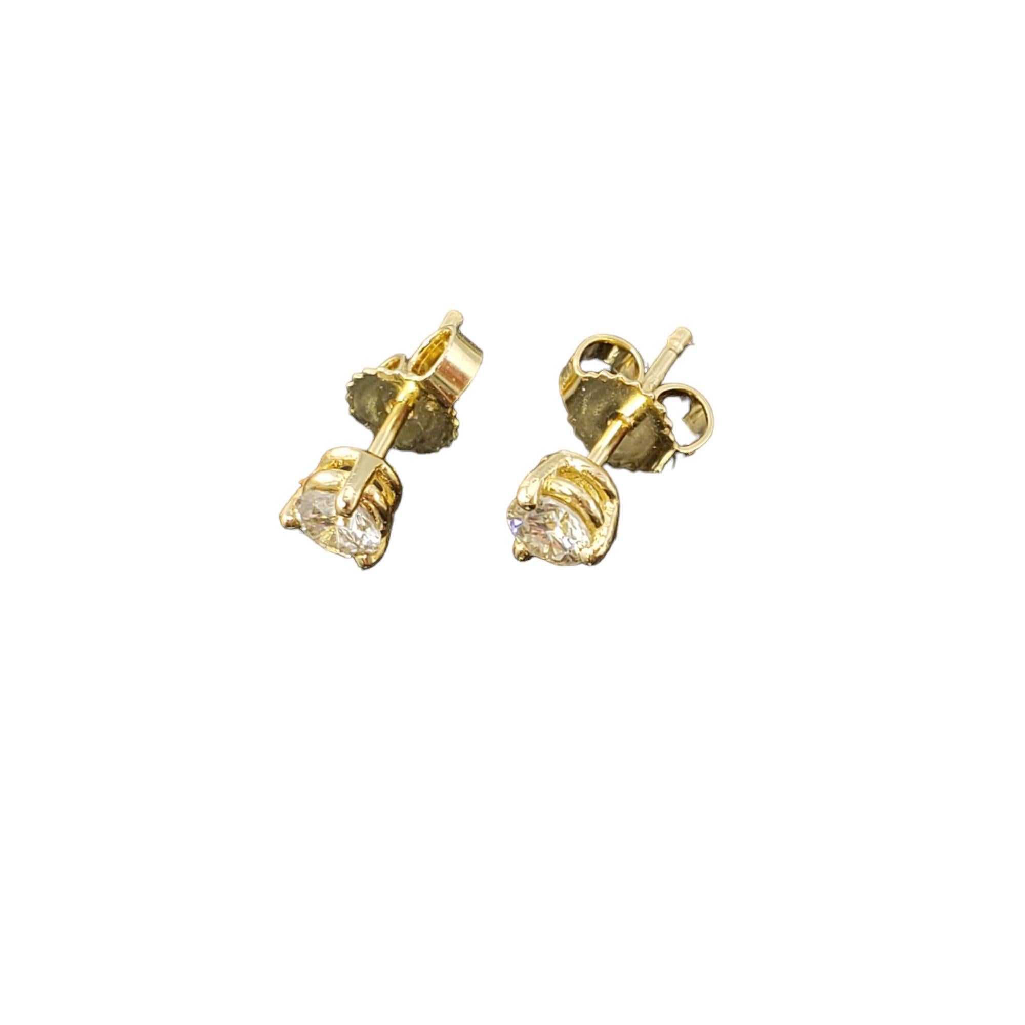 Clous d'oreilles en or jaune 14 carats et diamants n°17425 Bon état - En vente à Washington Depot, CT