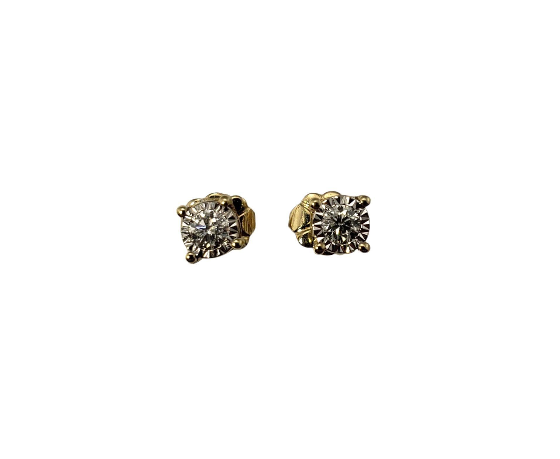 14 Karat Yellow Gold Diamond Stud Earrings .20cttwt In Good Condition For Sale In Washington Depot, CT
