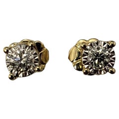  Boucles d'oreilles en or jaune 14 carats avec diamant .20 ct. twt.