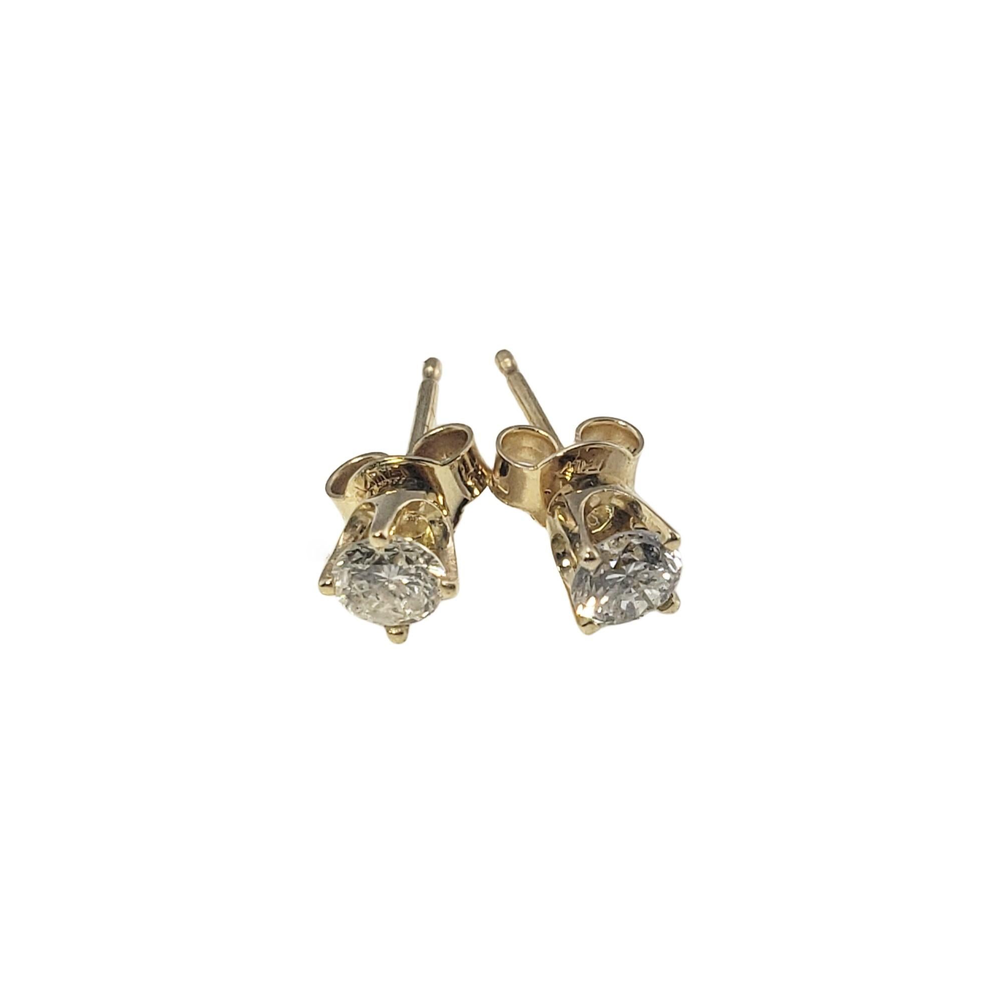 Boucles d'oreilles en or jaune 14 carats avec diamant .40 tcw. en vente 2